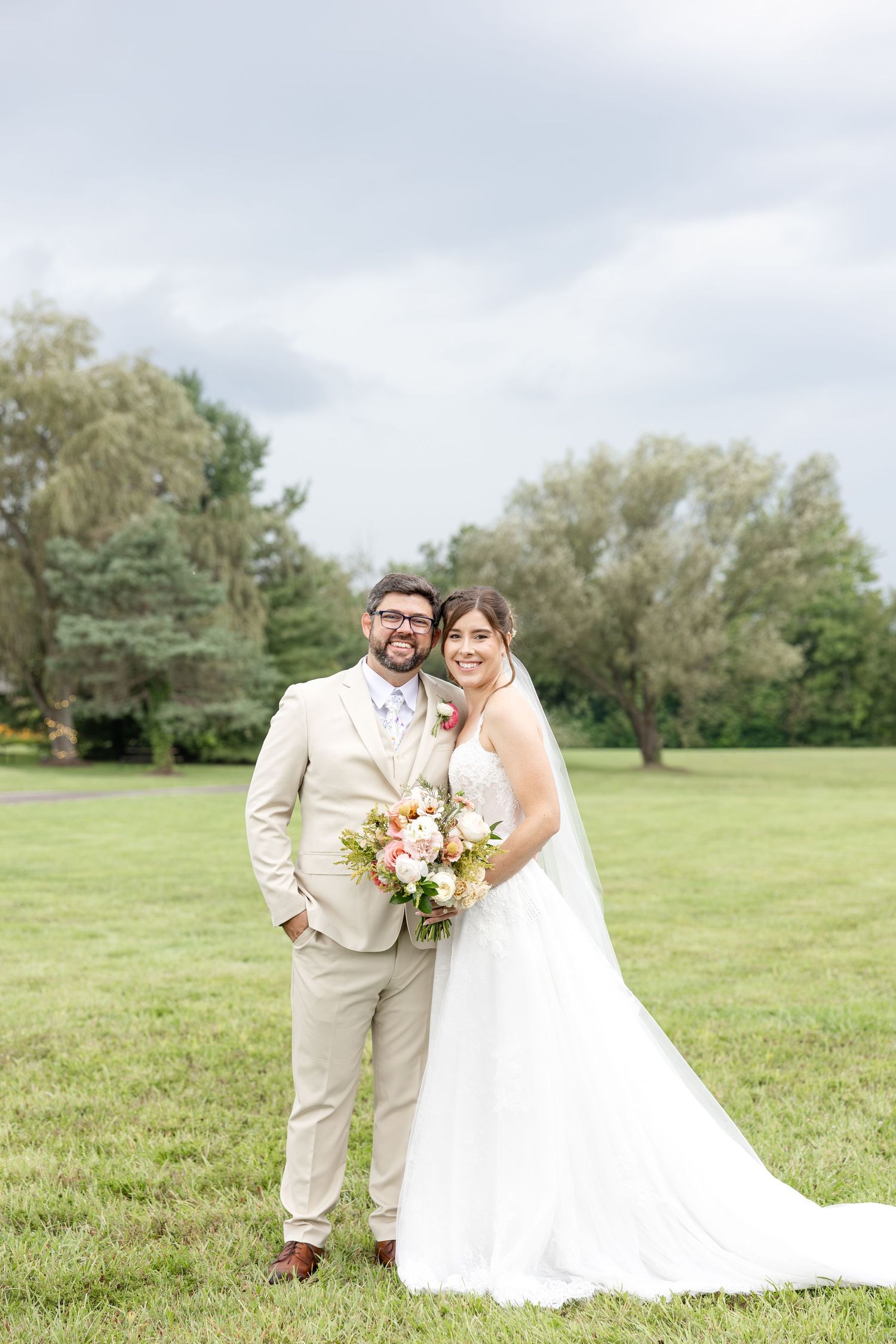 Romantic Meadow Ridge Events wedding in Windsor, Ohio photographed by Julia & Sean Photography, Northeast Ohio wedding photographers.