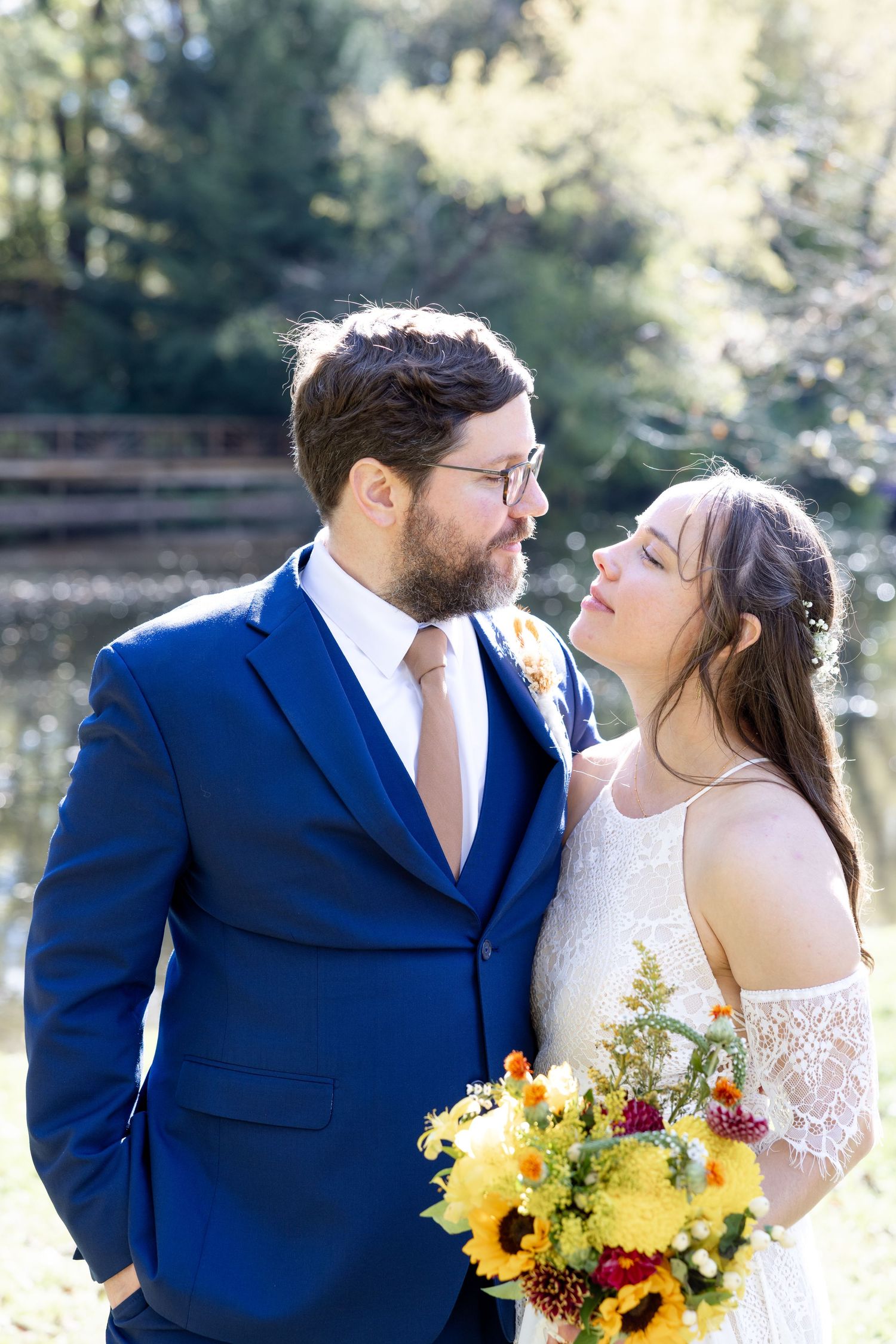 Light, airy wedding photography in Cleveland, Ohio. Ohio Wedding Photographers - Julia and Sean Photography, timeless, joyful wedding photos