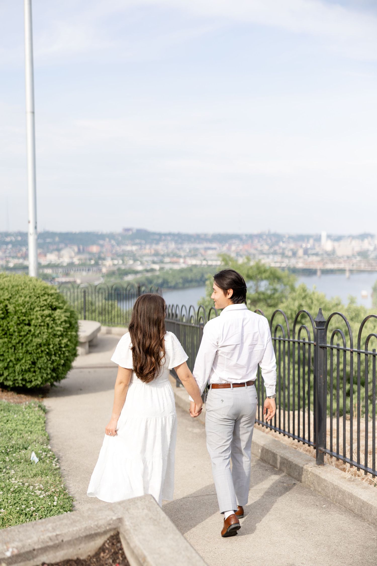 Romantic engagement photos at Mt. Echo Park overlooking the Cincinnati skyline in Cincinnati, Ohio by Julia and Sean Photography