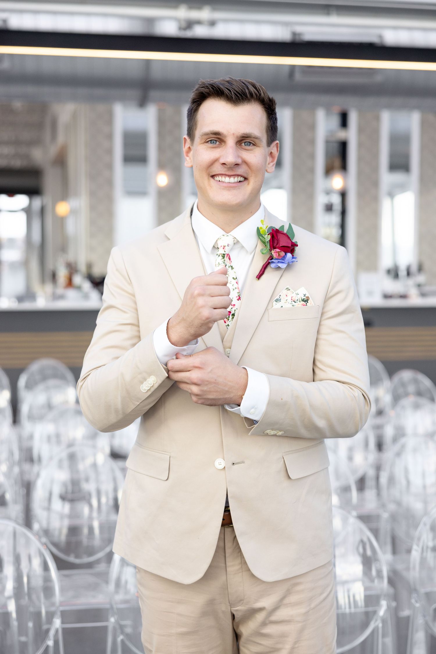 Timeless rooftop wedding at Revery in Columbus by Julia and Sean Photography, serving Dayton, Columbus & Cincinnati.