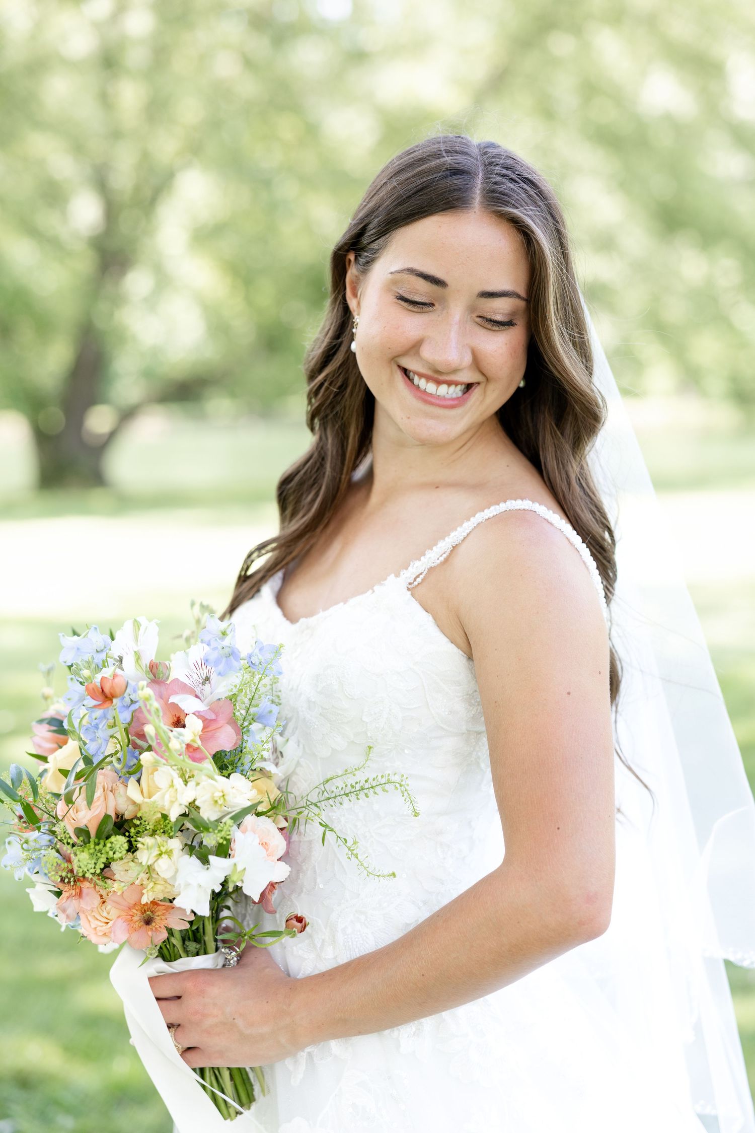 Elegant summer wedding at The Beverly Mansion in Marengo, Ohio captured by Dayton wedding photographers Julia & Sean Photography.