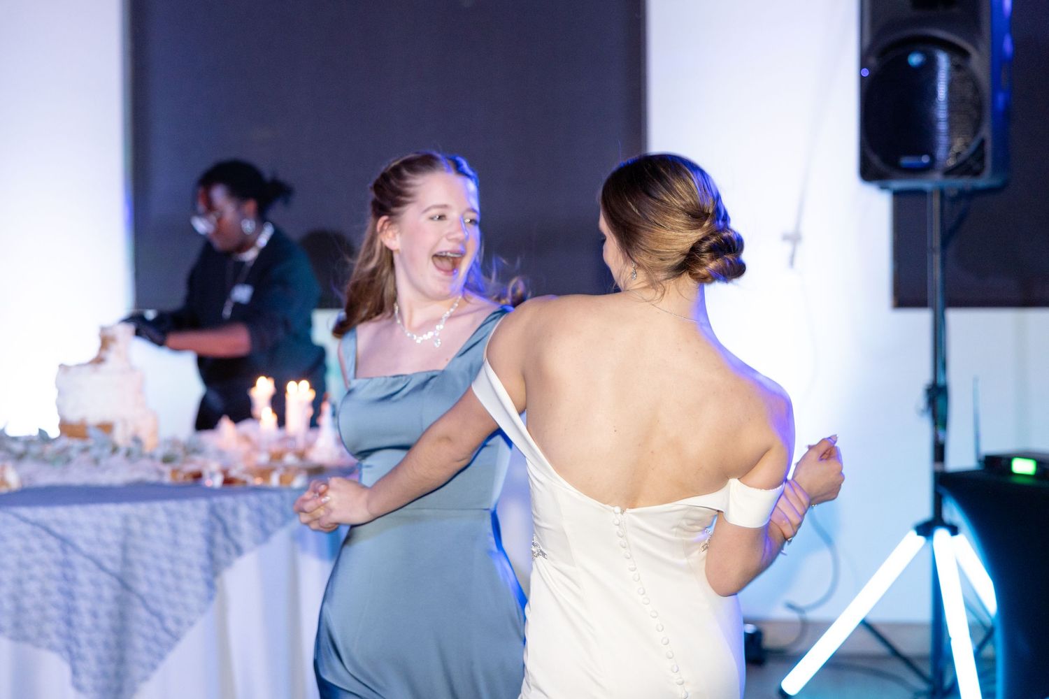 Light and airy wedding photography by Julia and Sean Photography, husband-and-wife photographers serving joyful brides in Dayton, Cincinnati