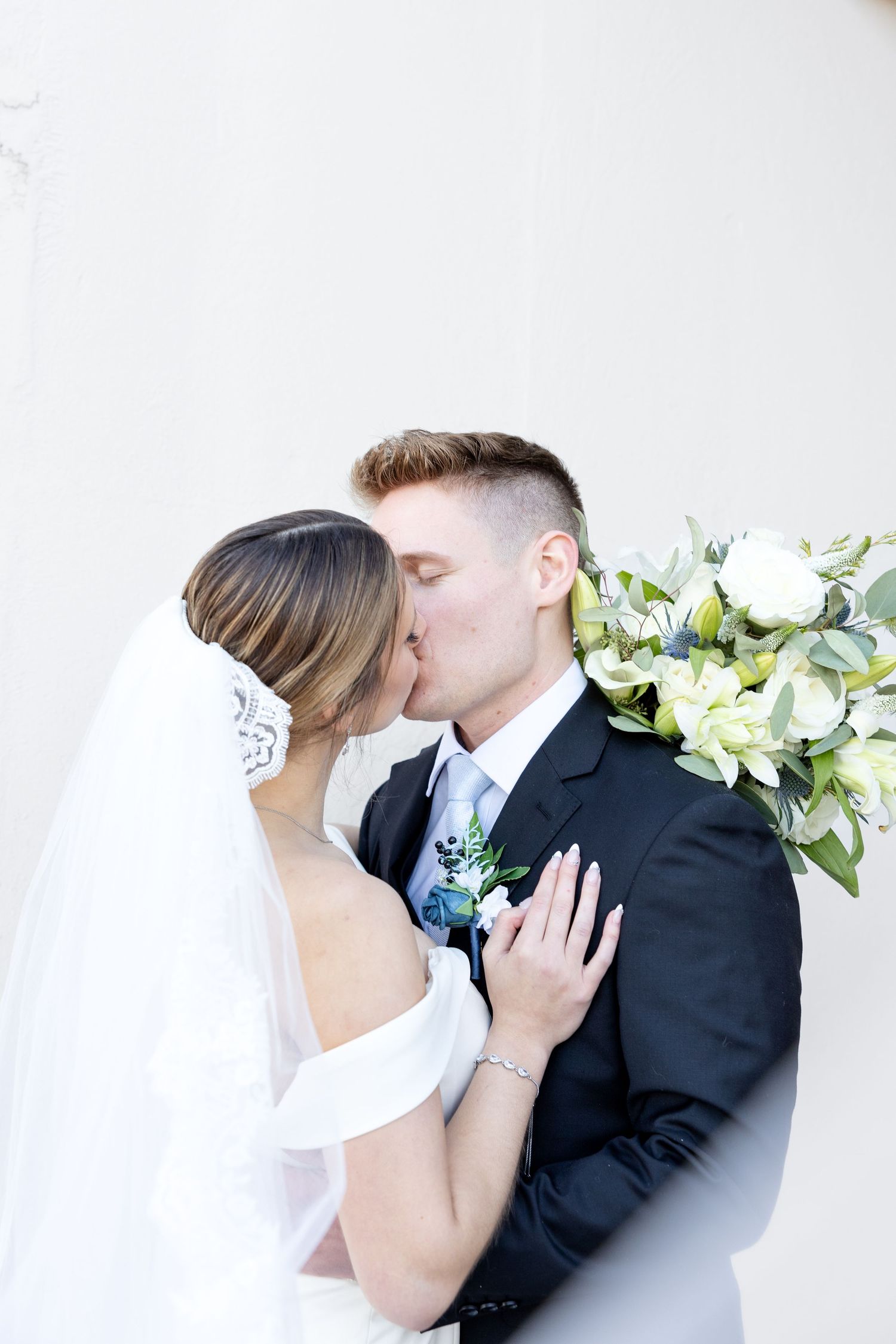Light and airy wedding photography by Julia and Sean Photography, husband-and-wife photographers serving joyful brides in Dayton, Cincinnati