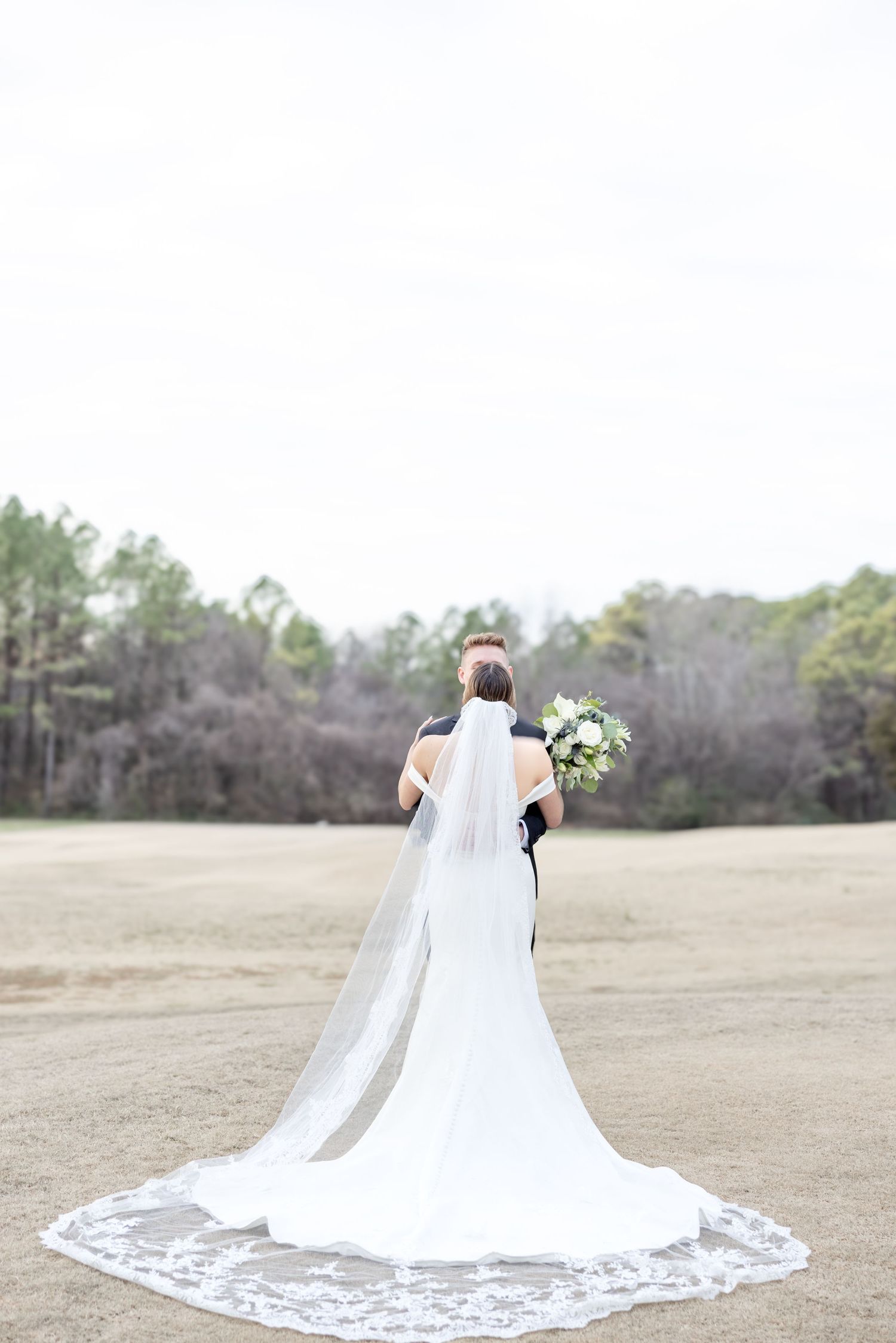 Light and airy wedding photography by Julia and Sean Photography, husband-and-wife photographers serving joyful brides in Dayton, Cincinnati