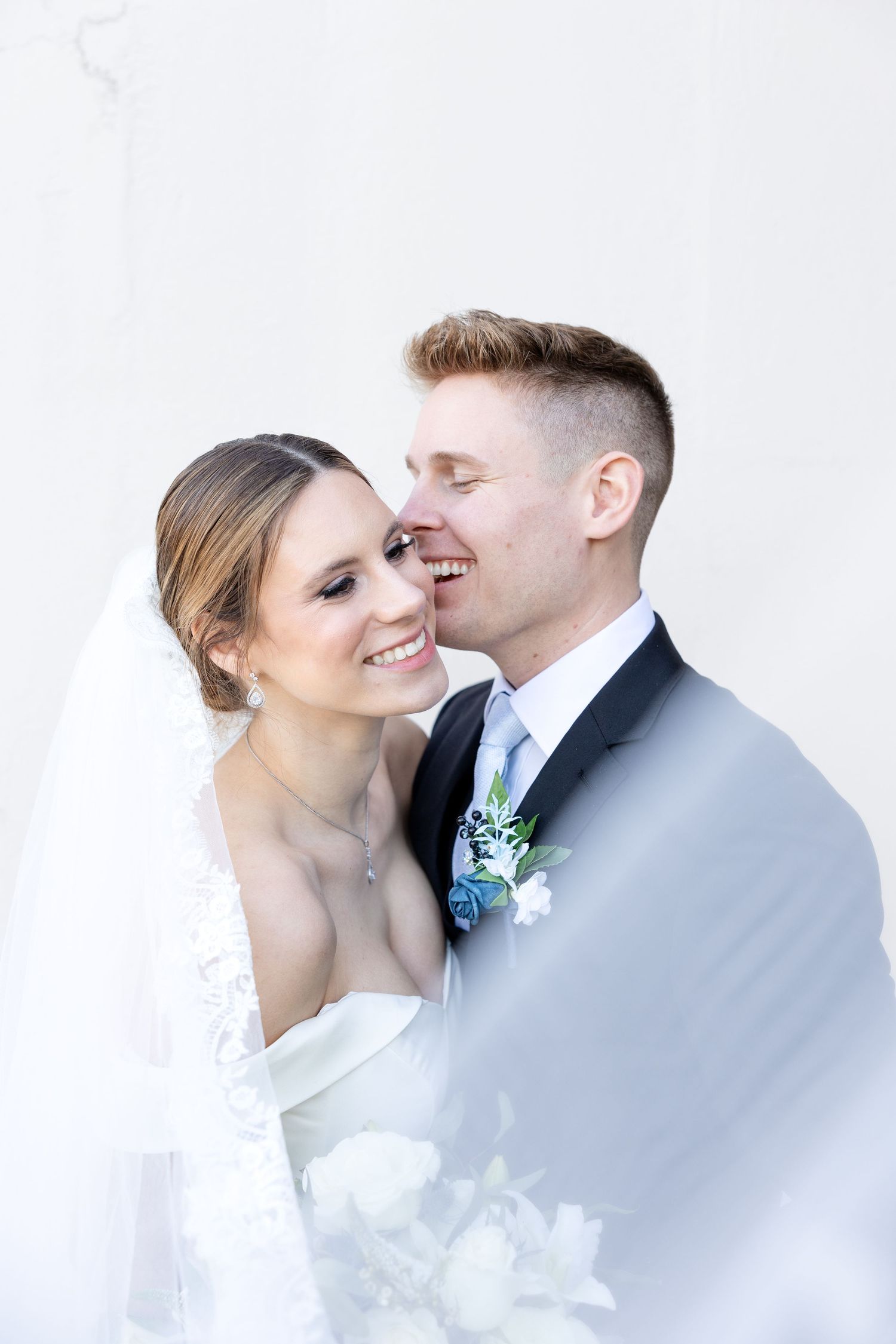Light and airy wedding photography by Julia and Sean Photography, husband-and-wife photographers serving joyful brides in Dayton, Cincinnati