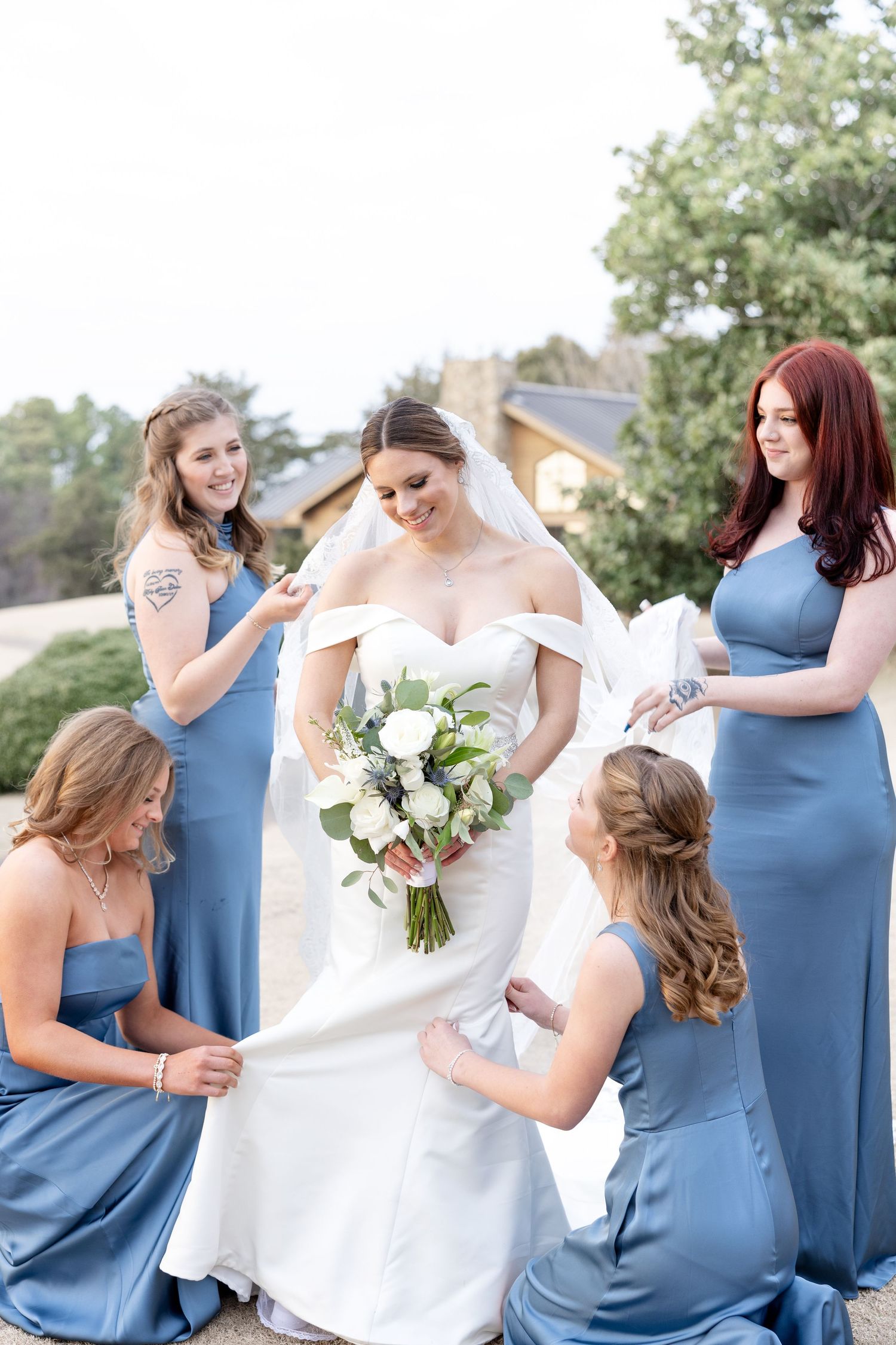 Light and airy wedding photography by Julia and Sean Photography, husband-and-wife photographers serving joyful brides in Dayton, Cincinnati