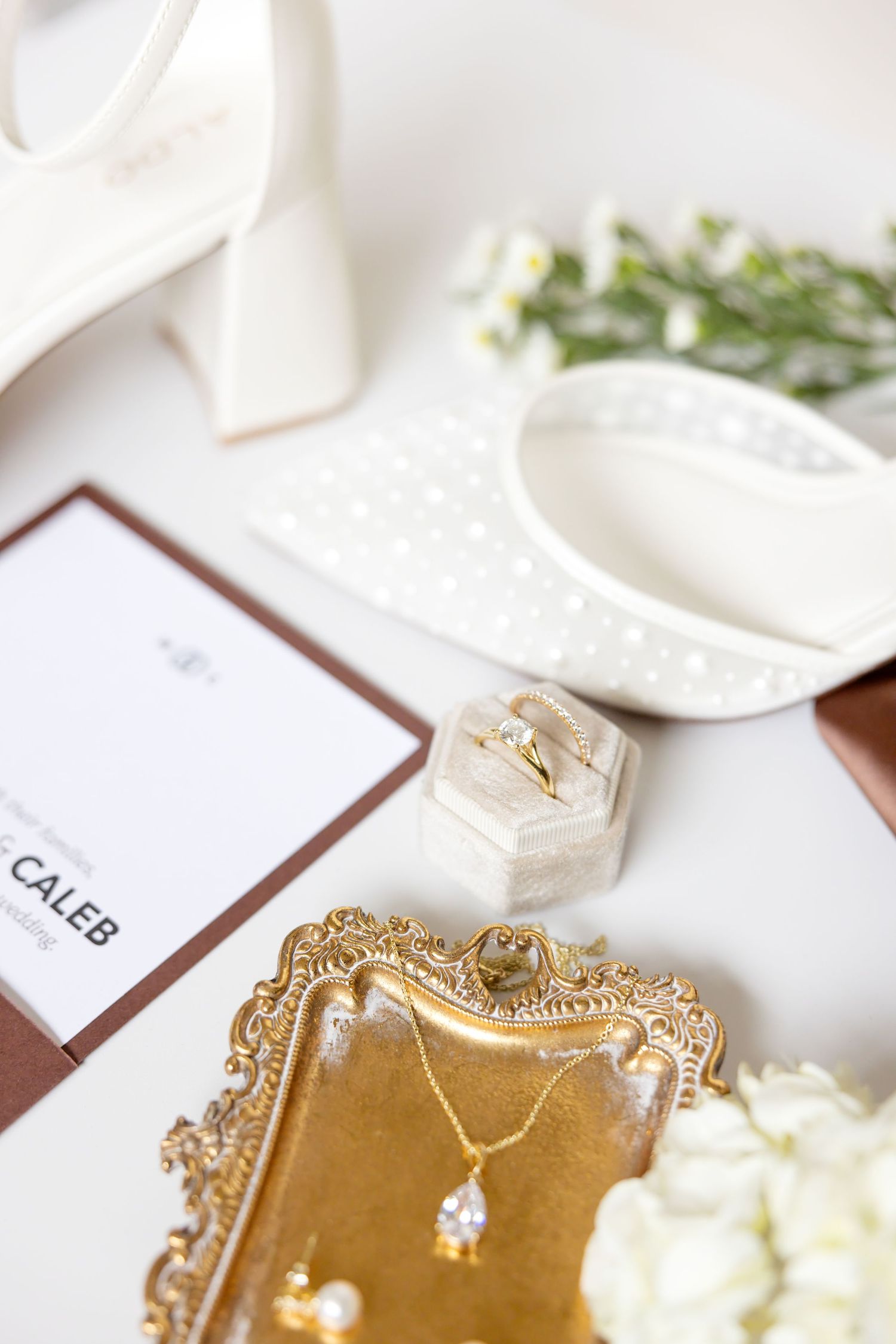 Elegant wedding portraits at Flat 51 in downtown Columbus, Ohio, photographed by Columbus wedding photographers Julia & Sean Photography.