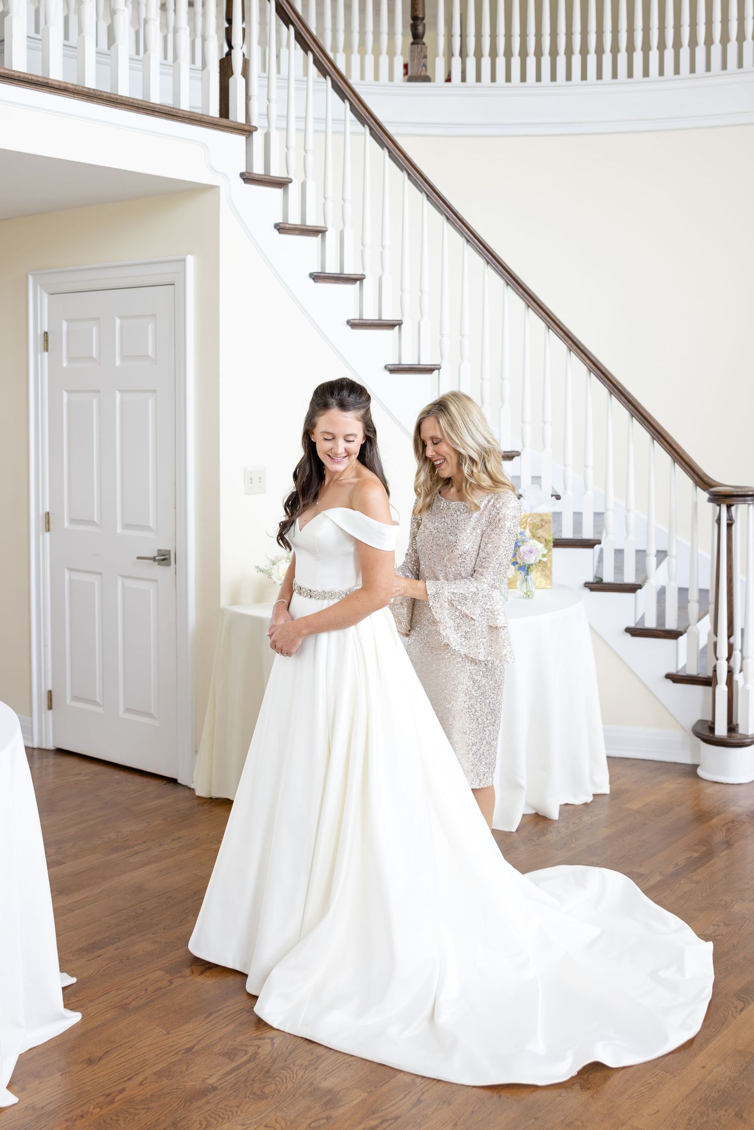 Wedding details and getting-ready photographs from a wedding at The Estate at Sunset Farm in Bellbrook, Ohio by Julia and Sean Photography