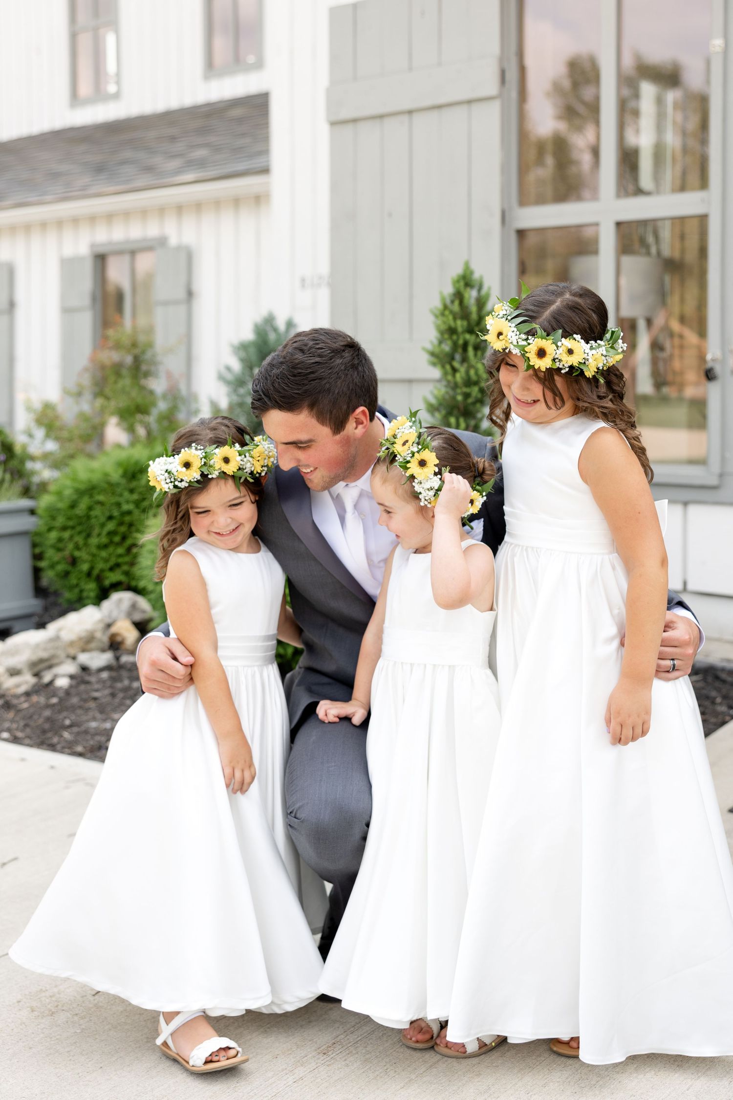 Joyful summer wedding at The Bicentennial Barn in Dayton, Ohio, photographed by Dayton wedding photographers Julia and Sean Photography.