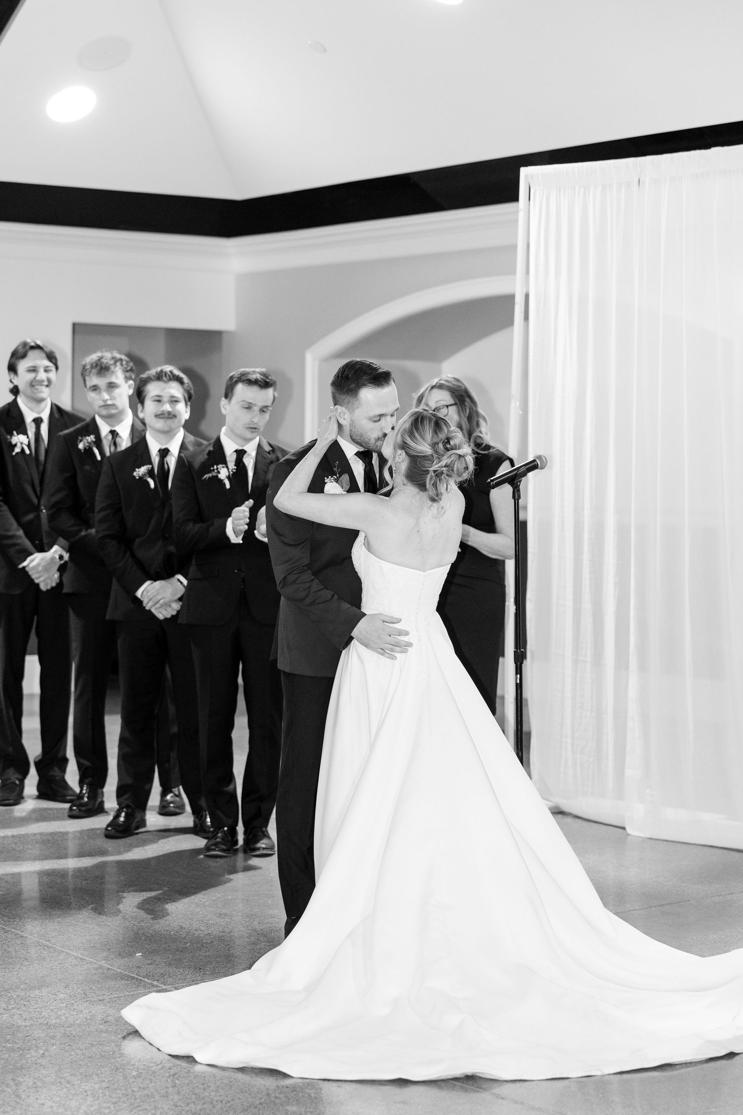 Wedding day photos at The Toledo Zoo in Toledo, Ohio photographed by Julia & Sean Photography, Ohio wedding photographers