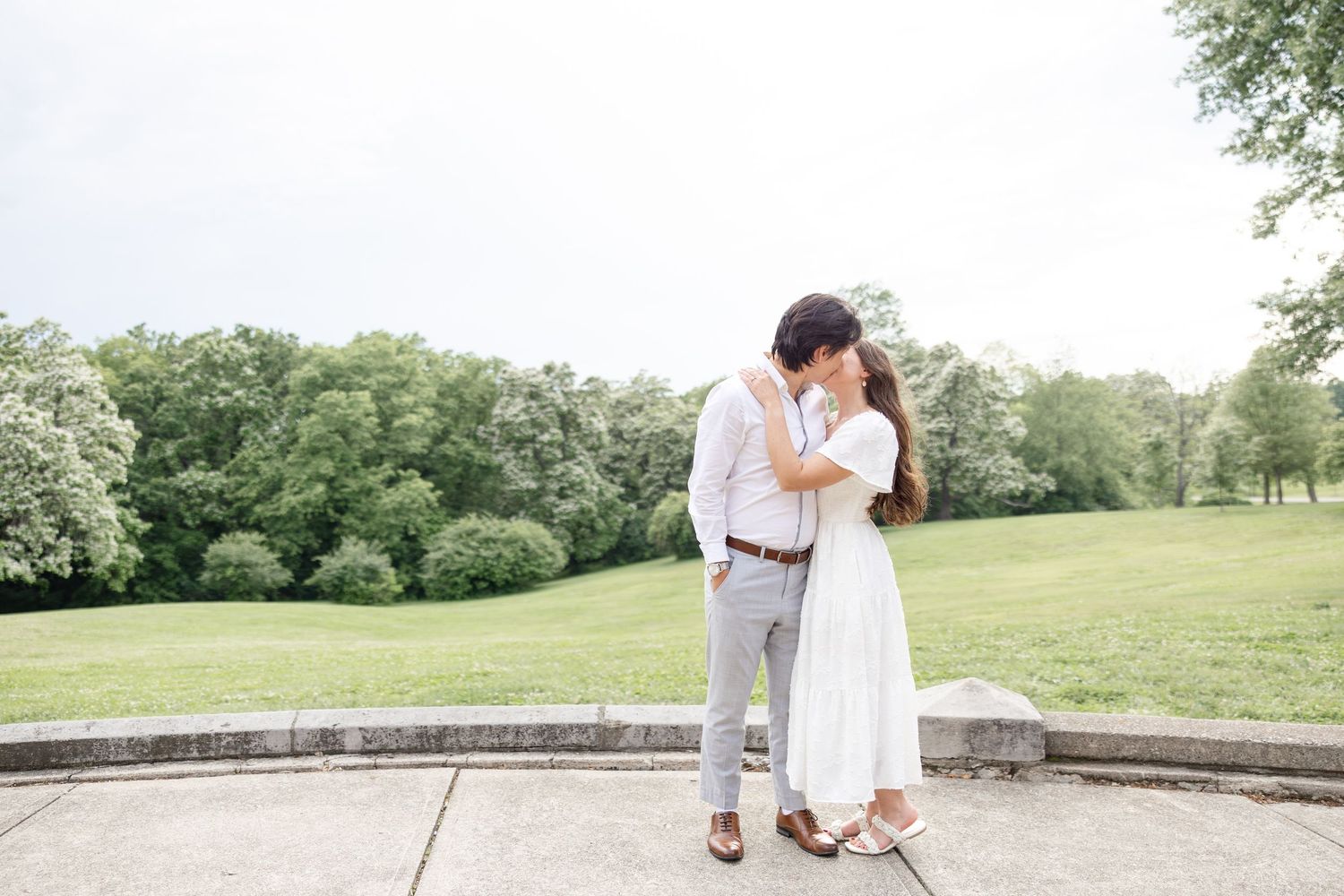 Romantic engagement photos at Mt. Echo Park overlooking the Cincinnati skyline in Cincinnati, Ohio by Julia and Sean Photography