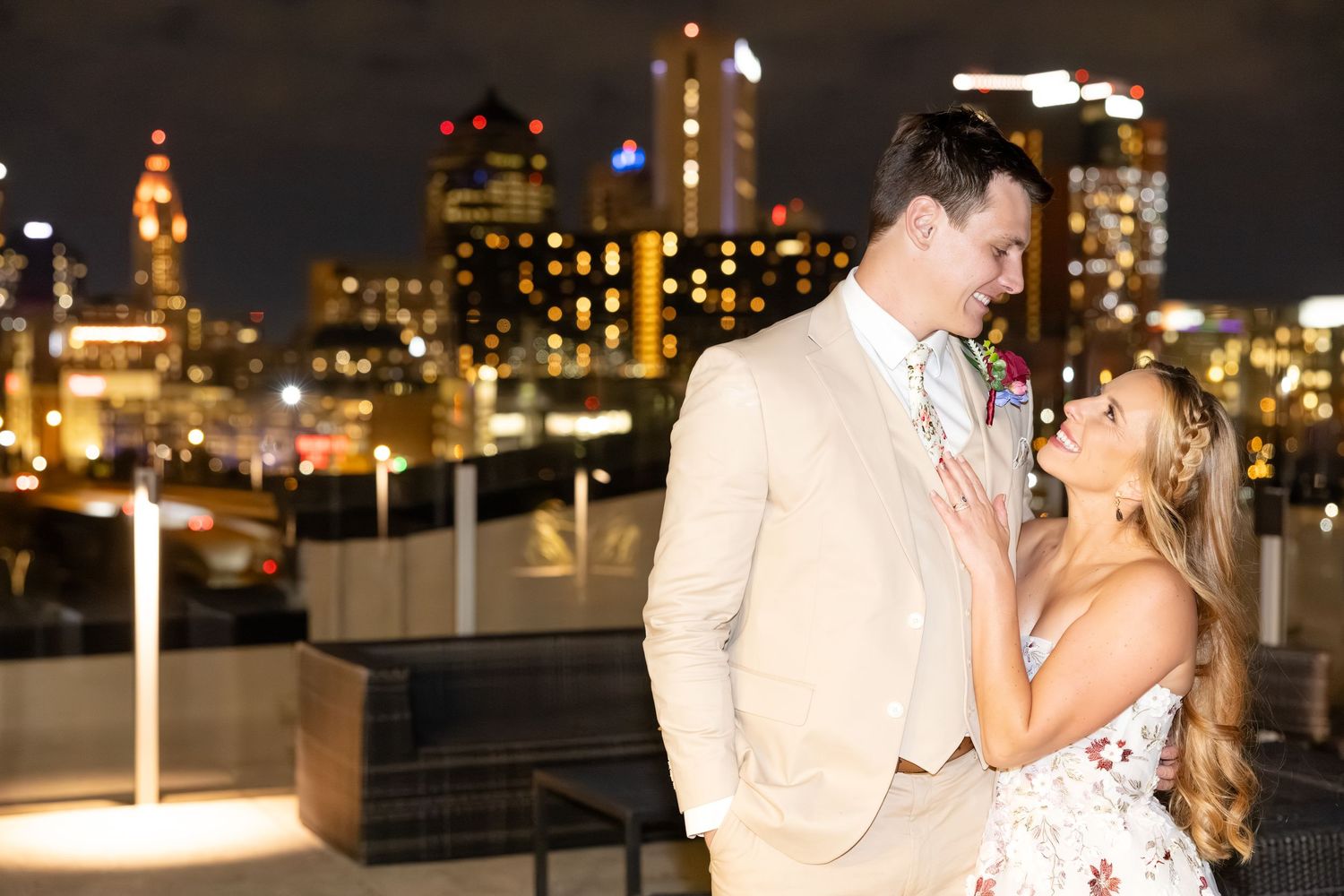 Timeless rooftop wedding at Revery in Columbus by Julia and Sean Photography, serving Dayton, Columbus & Cincinnati.