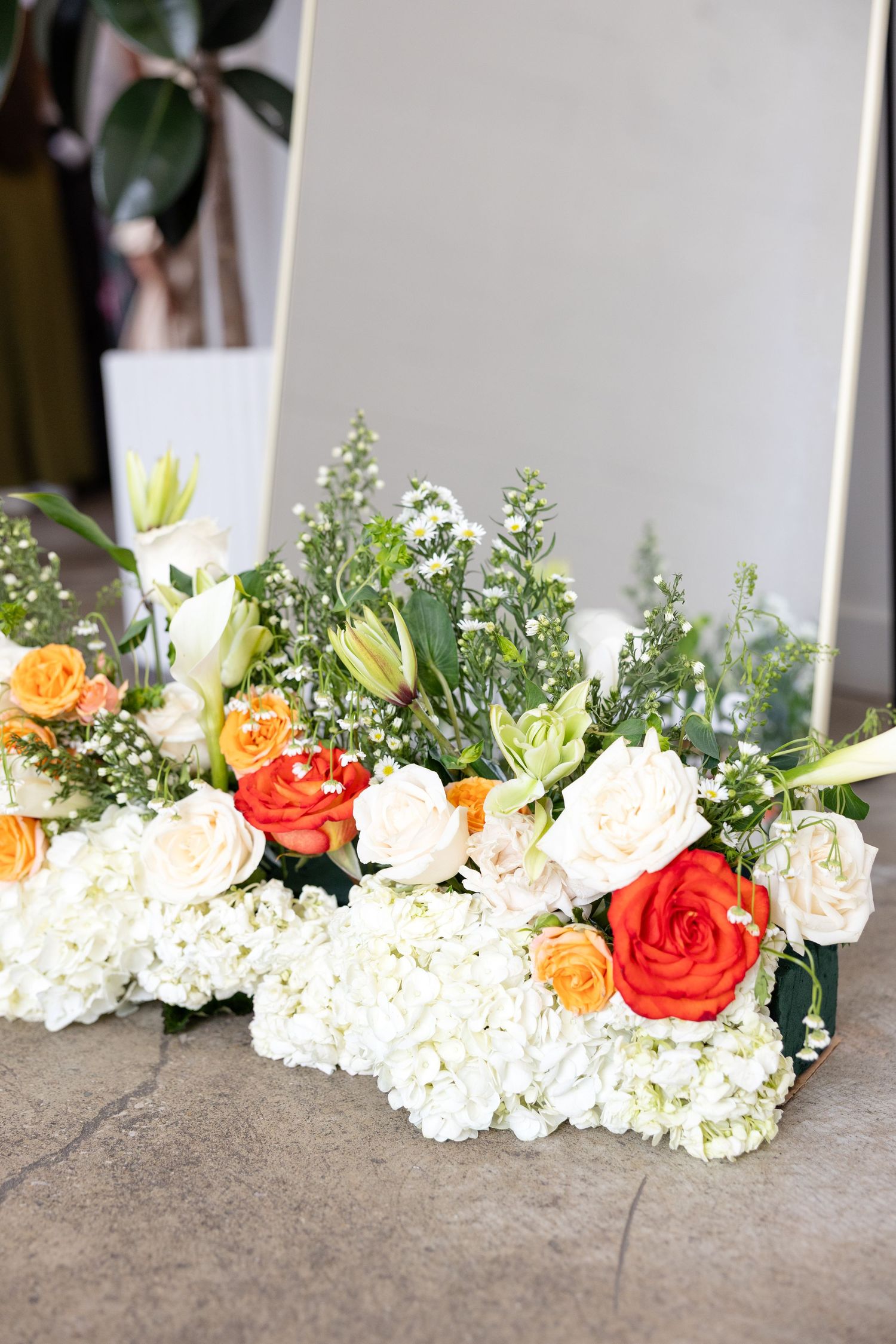 Timeless wedding portraits at Flat 51 in downtown Columbus, Ohio, by Columbus wedding photographers with a light and airy style.