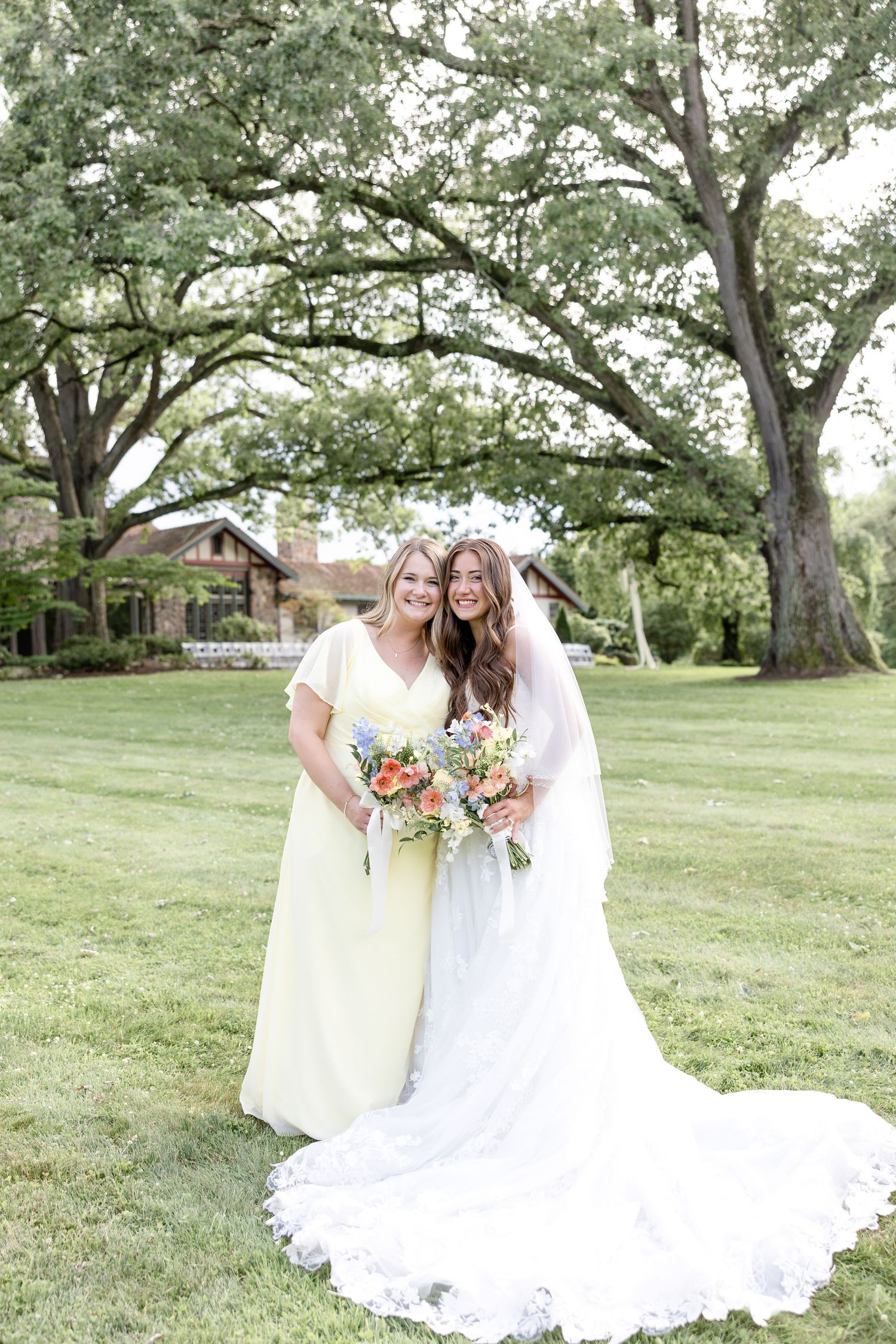 Elegant summer wedding at The Beverly Mansion in Marengo, Ohio captured by Dayton wedding photographers Julia & Sean Photography.
