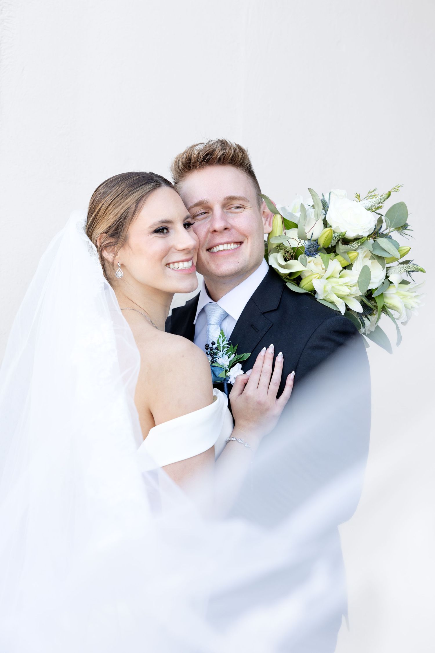 Light and airy wedding photography by Julia and Sean Photography, husband-and-wife photographers serving joyful brides in Dayton, Cincinnati