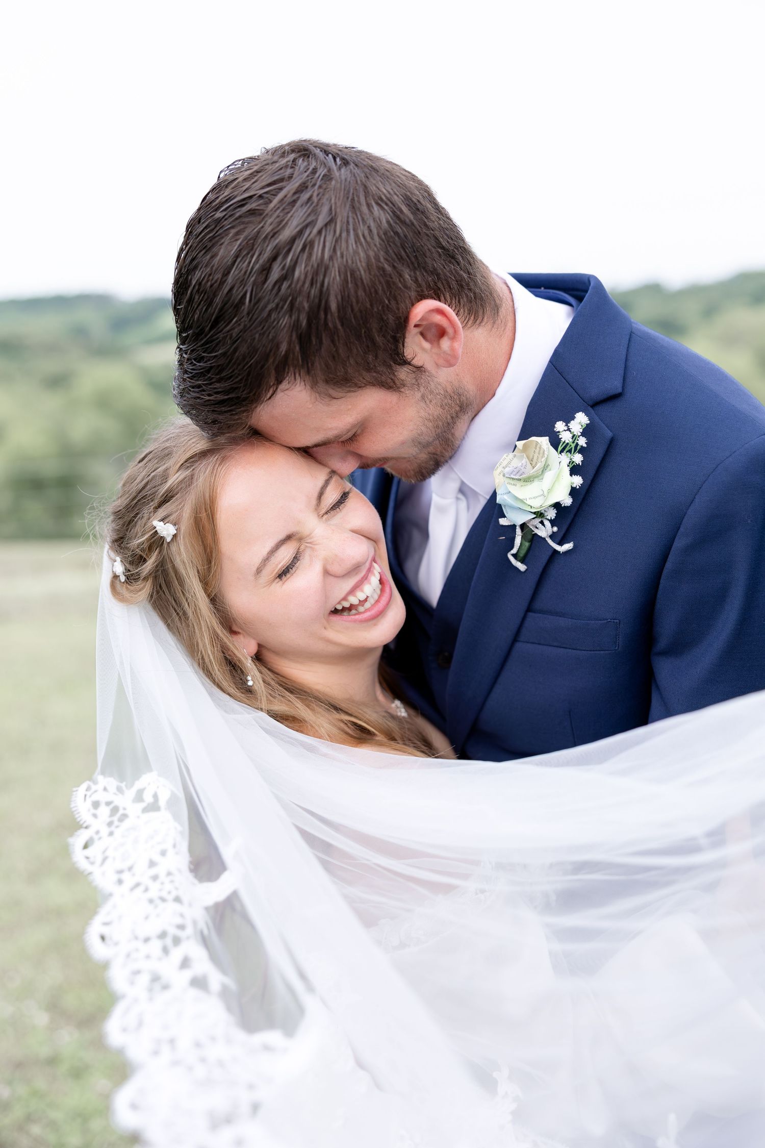 Romantic summer wedding in Northeast Ohio at Heartland on Heritage by Julia and Sean Photography, husband-and-wife wedding photographers.