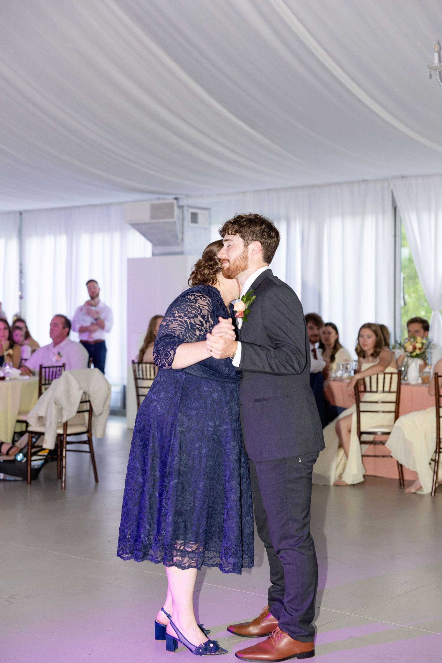 Elegant summer wedding at The Beverly Mansion in Marengo, Ohio captured by Dayton wedding photographers Julia & Sean Photography.