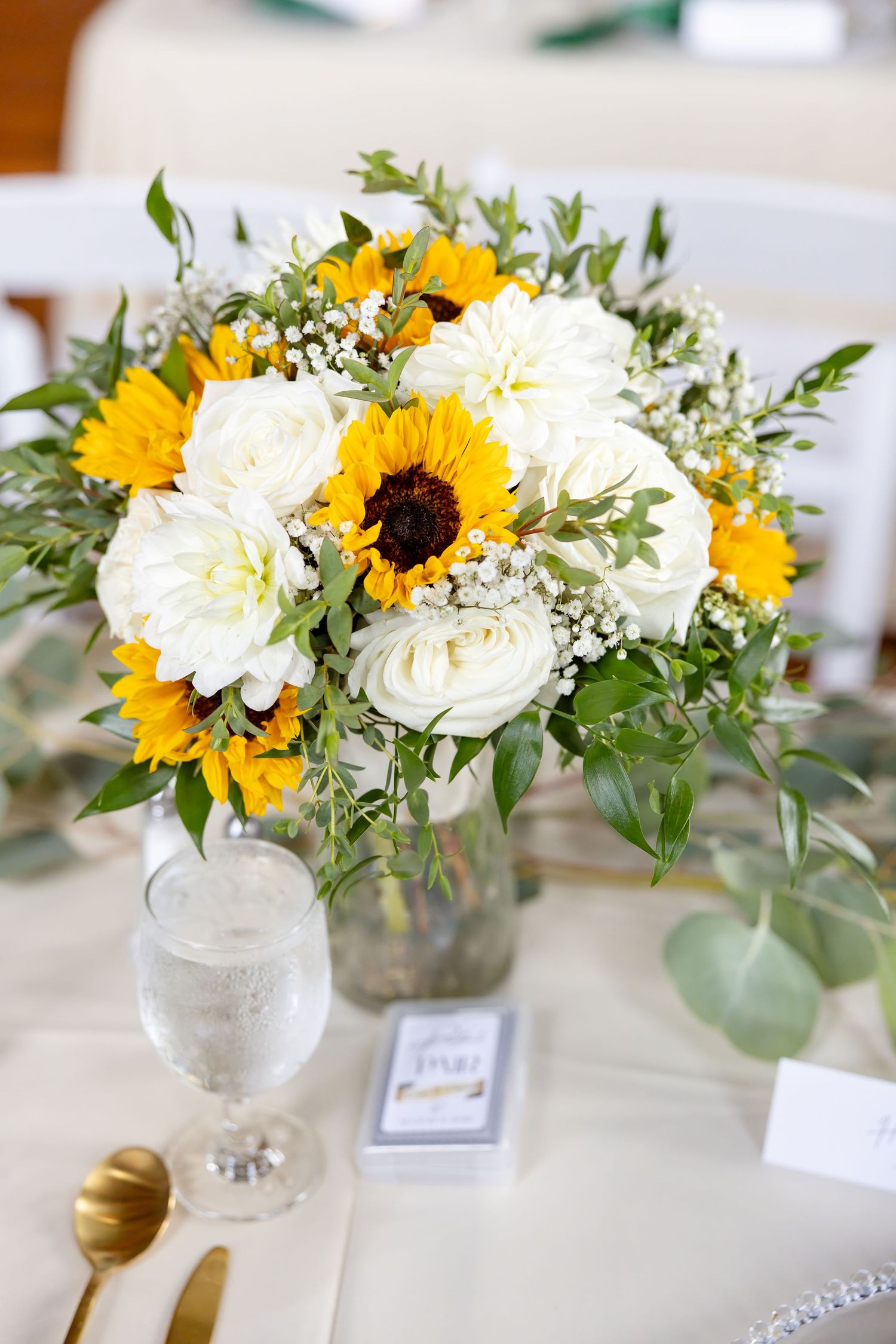 Joyful summer wedding at The Bicentennial Barn in Dayton, Ohio, photographed by Dayton wedding photographers Julia and Sean Photography.