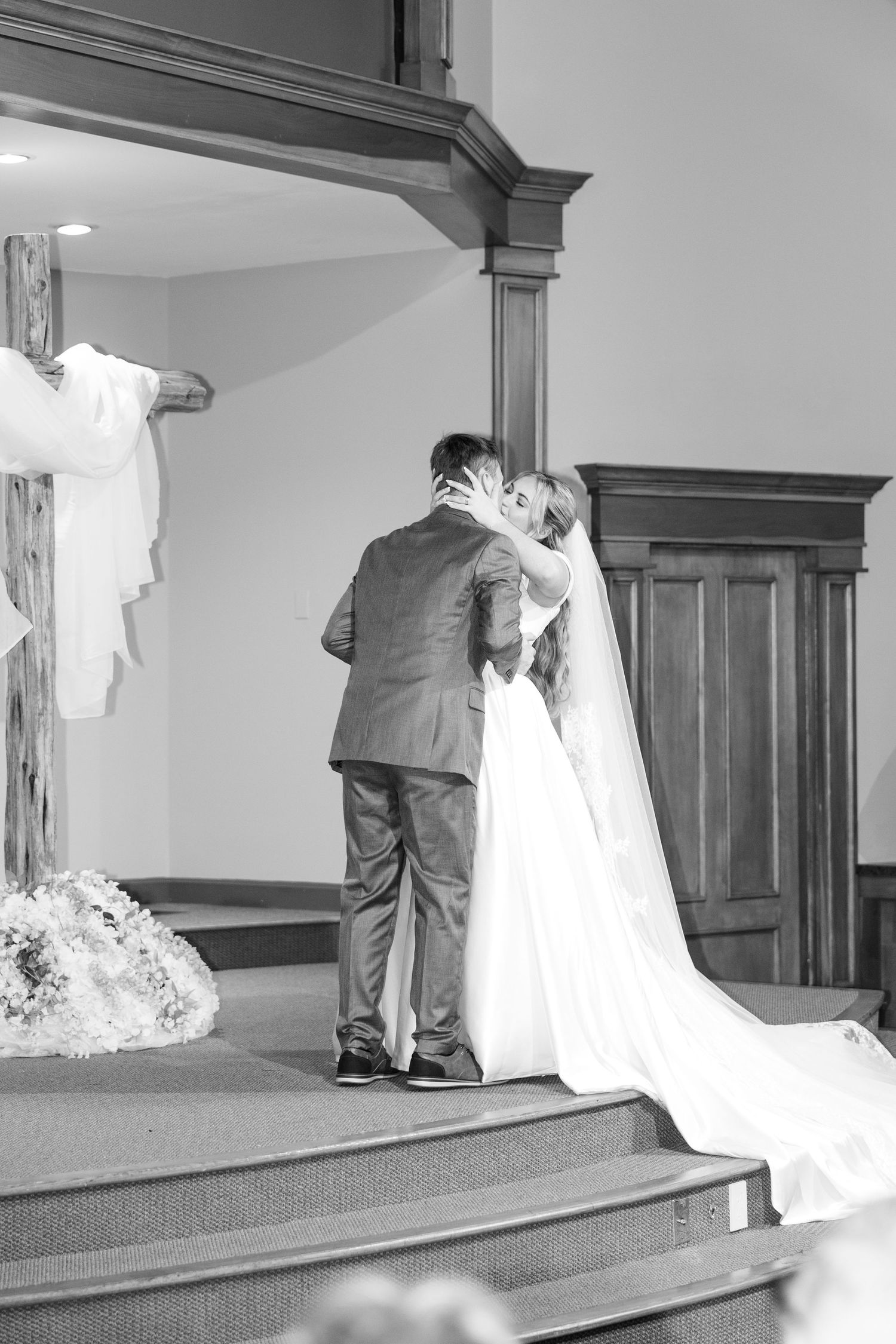 Joyful Louisville, Kentucky wedding photography featuring heartfelt moments and timeless images by Julia & Sean Photography