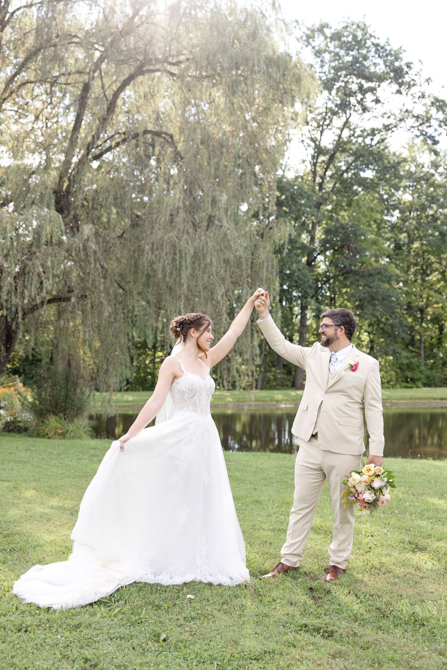 Romantic Meadow Ridge Events wedding in Windsor, Ohio photographed by Julia & Sean Photography, Northeast Ohio wedding photographers.