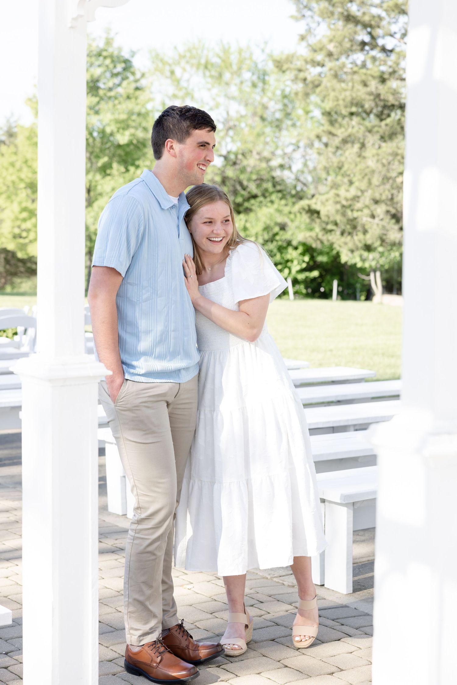 Light and airy Magnolia Estate engagement photos in Miamisburg, Ohio by Julia and Sean Photography