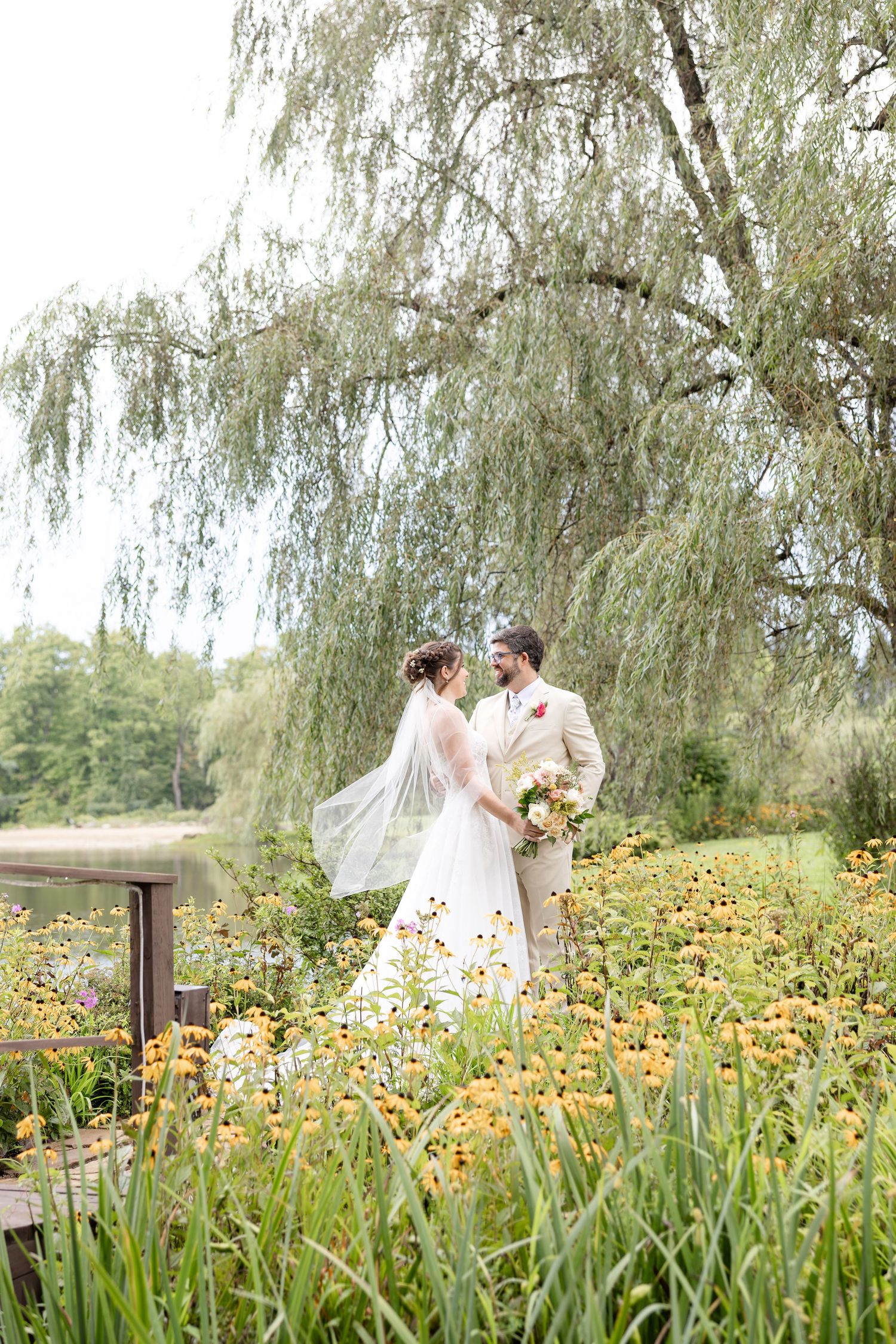 Romantic Meadow Ridge Events wedding in Windsor, Ohio photographed by Julia & Sean Photography, Northeast Ohio wedding photographers.