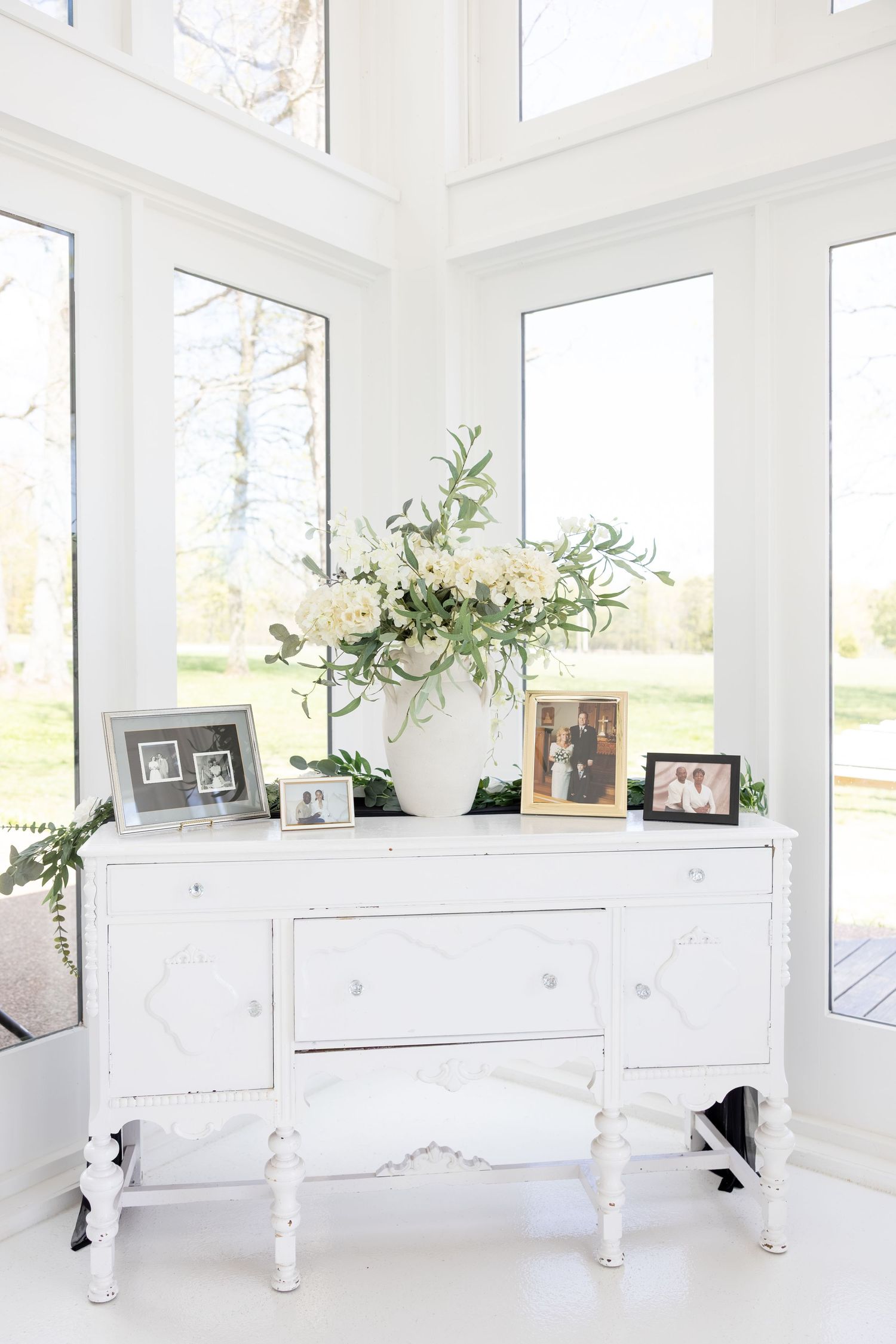 Light and airy wedding photos at The Glass House near Huntsville, Alabama capturing joyful, timeless moments of a bride and groom