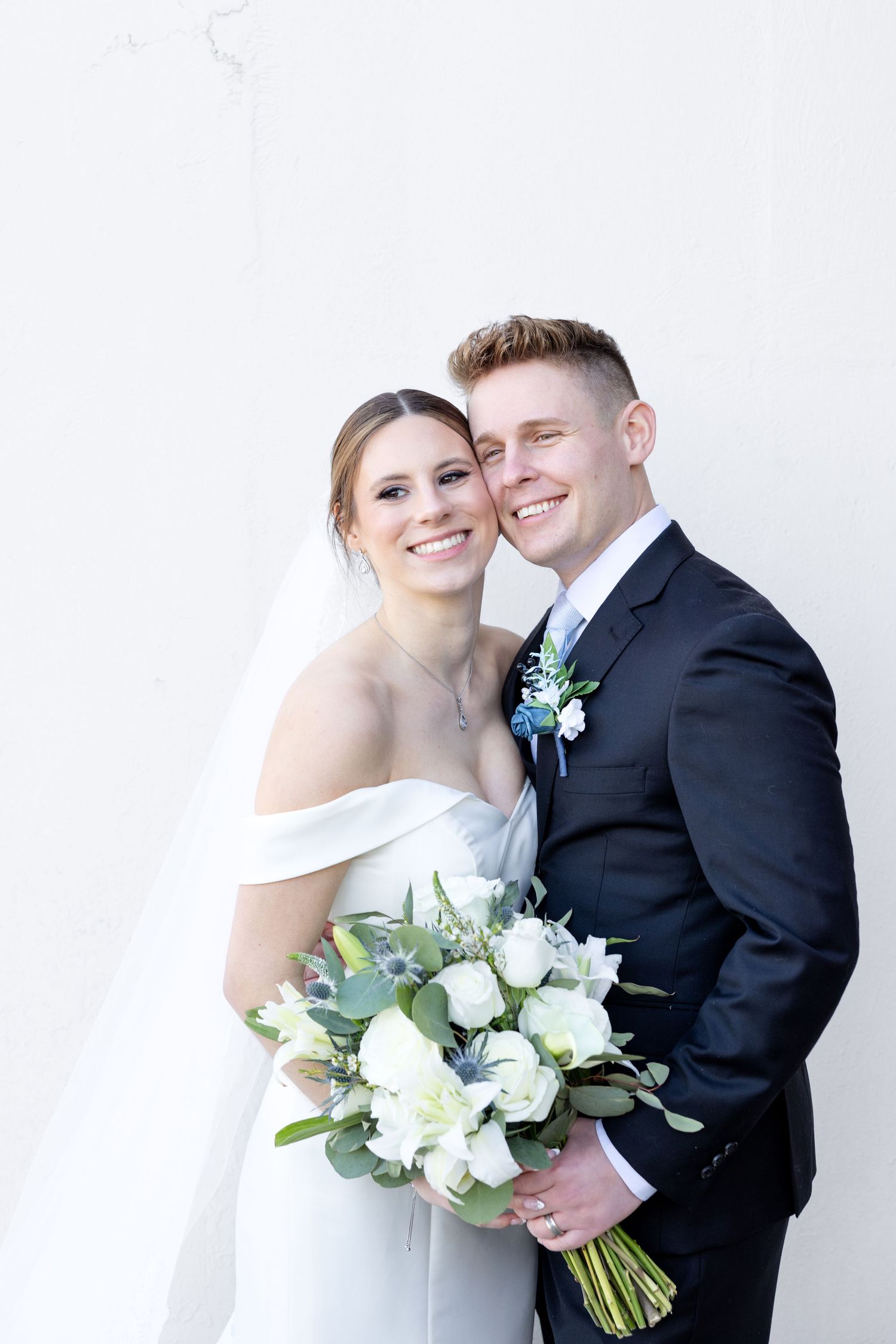 Light and airy wedding photography by Julia and Sean Photography, husband-and-wife photographers serving joyful brides in Dayton, Cincinnati