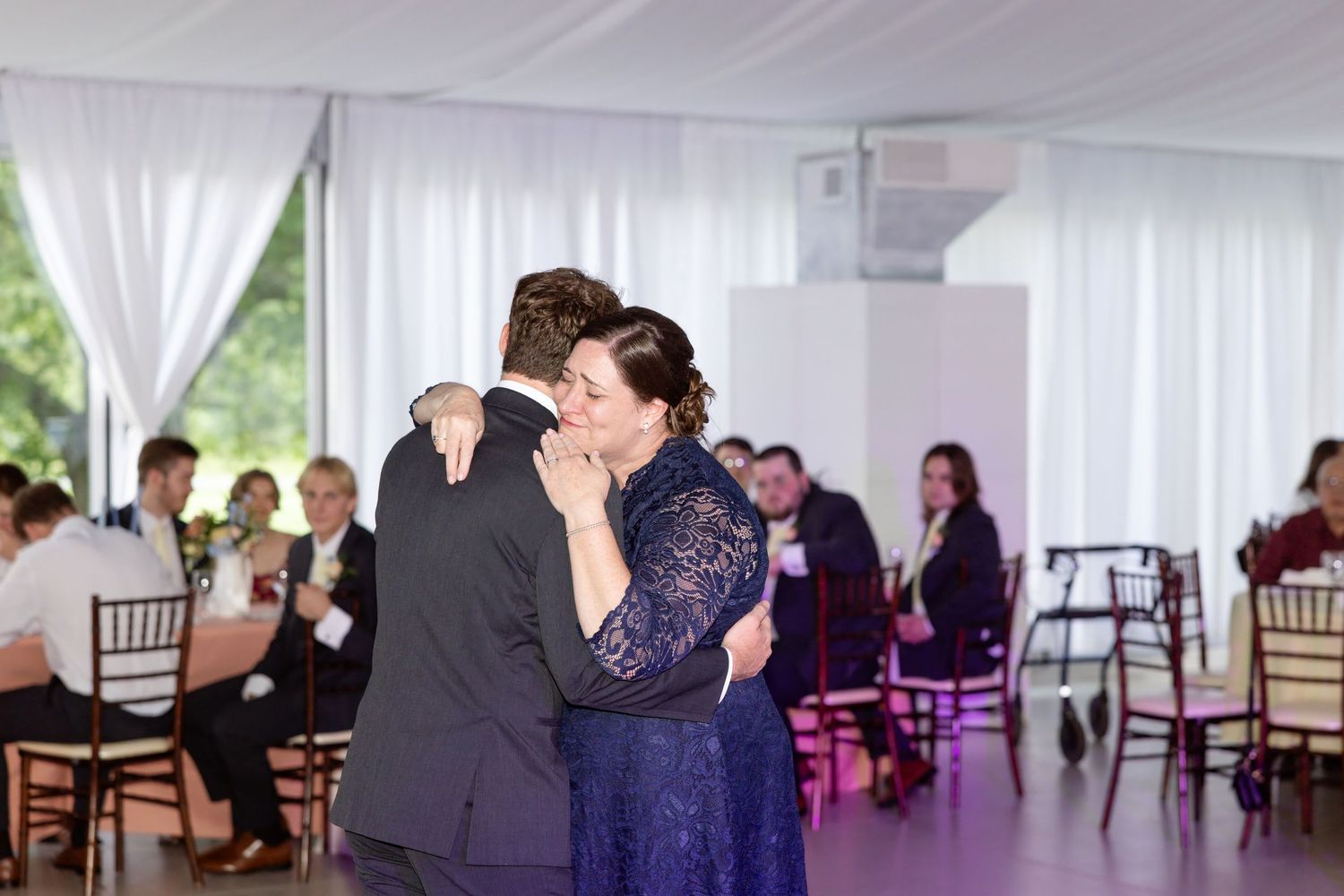 Elegant summer wedding at The Beverly Mansion in Marengo, Ohio captured by Dayton wedding photographers Julia & Sean Photography.