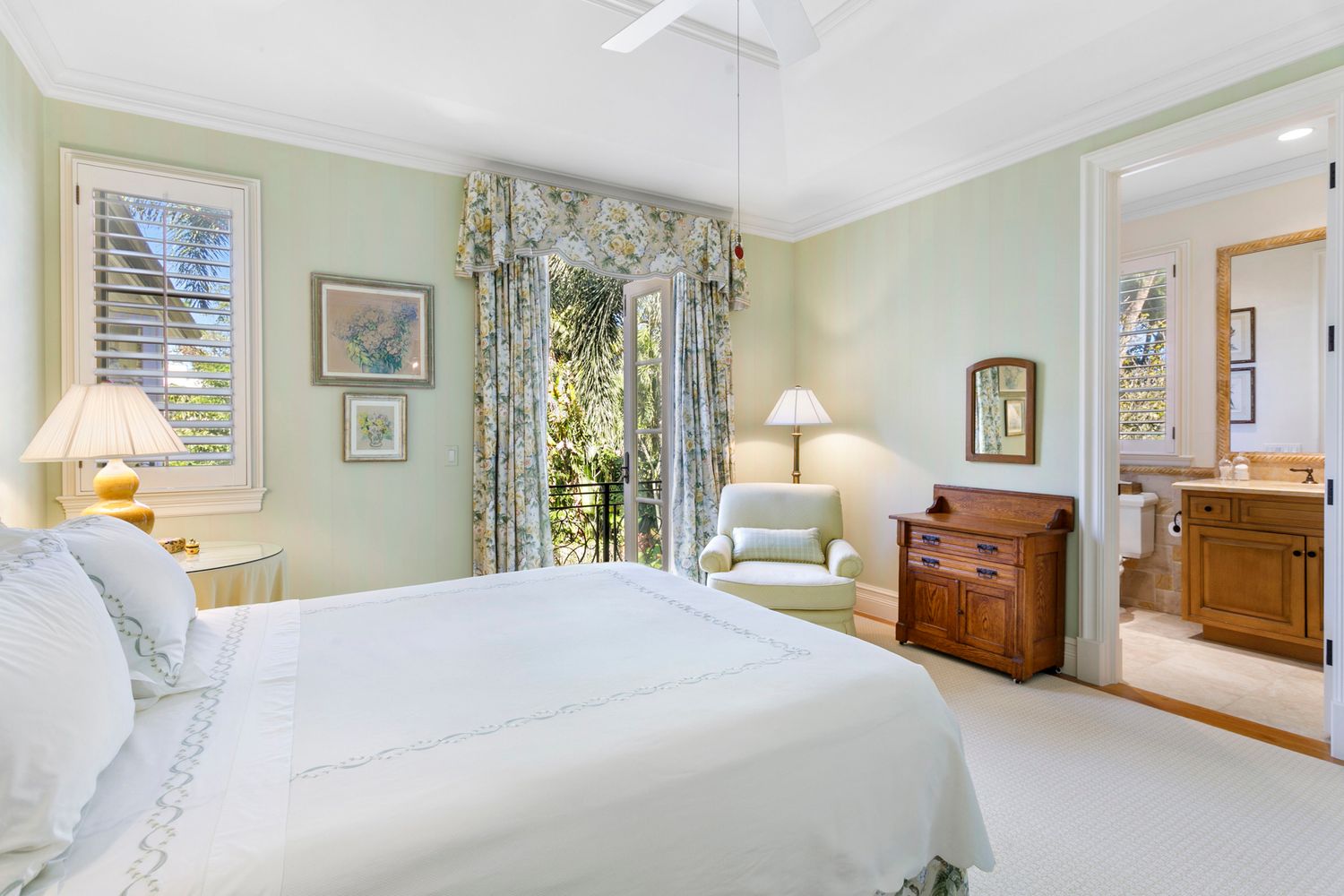 Professional real estate photography in Palm Beach, Florida by Brodiganphotography.com