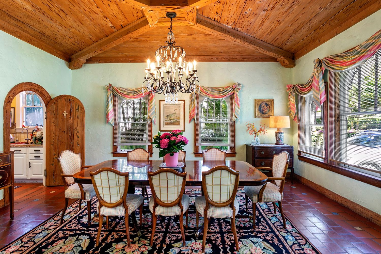 Old Palm Beach Charm $1M+ home photography Professional real estate photography in Palm Bech, Florida brodiganphotograpy.com