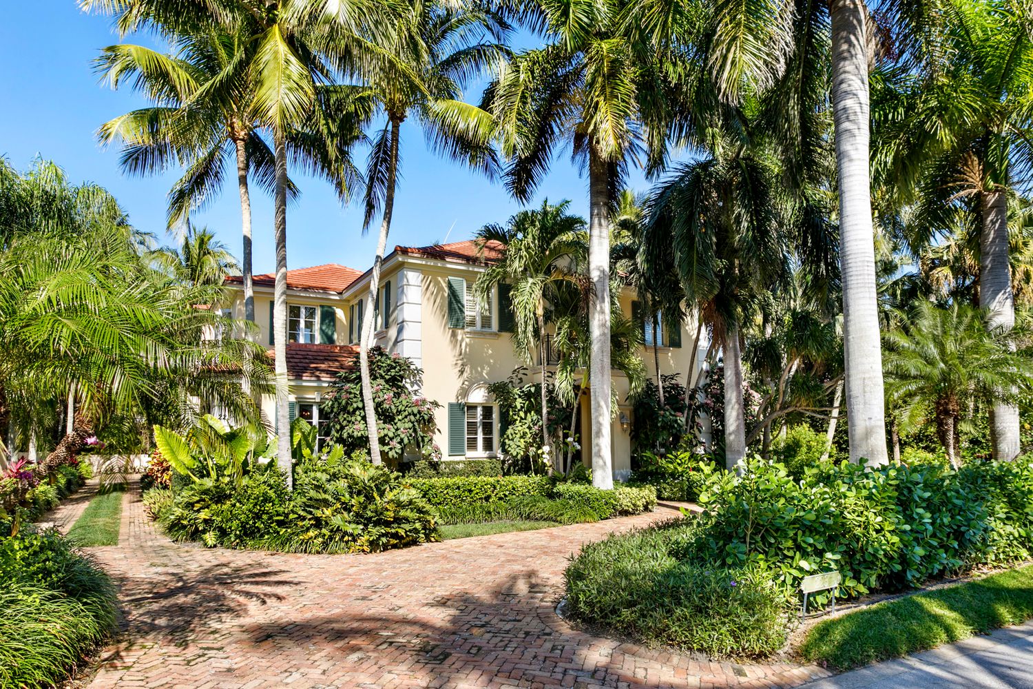 Stunning Mediterranean estate High End Professional real estate photography Palm Beach Florida brodiganphotograpy.com