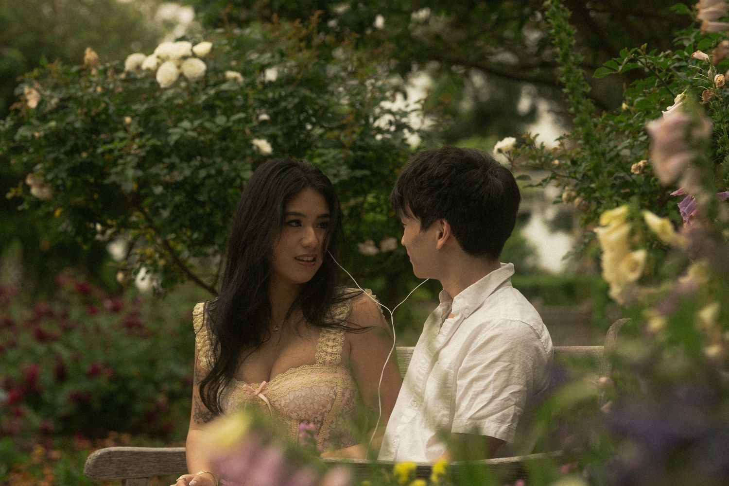 Los Angeles couples photographer capturing natural moments in Huntington Library gardens