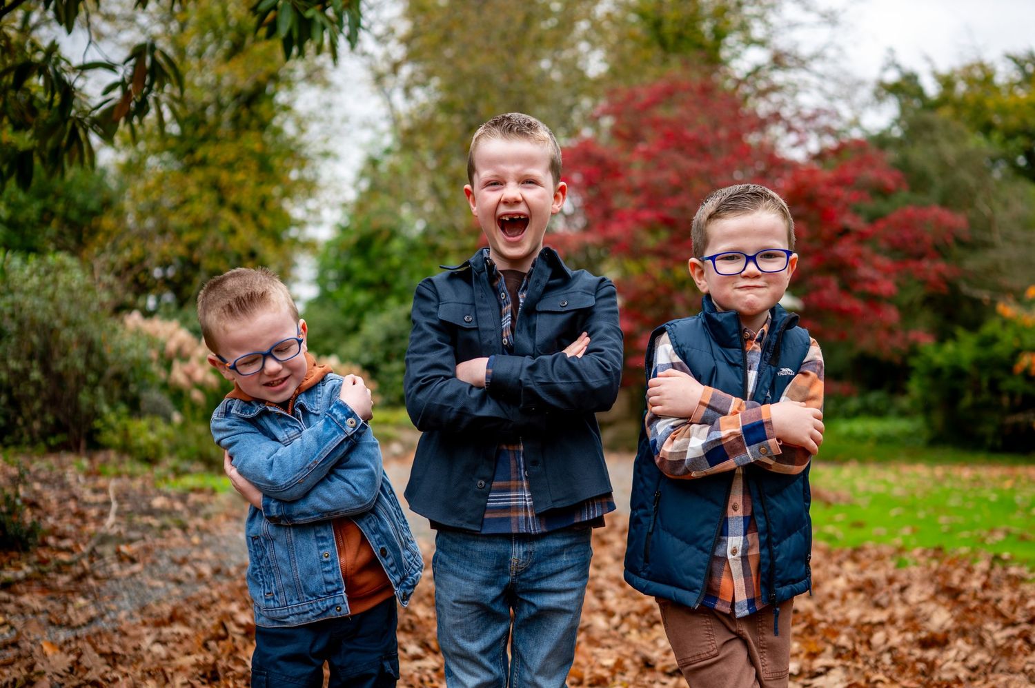 eleanor barry family photographer waterford family  aurumn boys folding arms