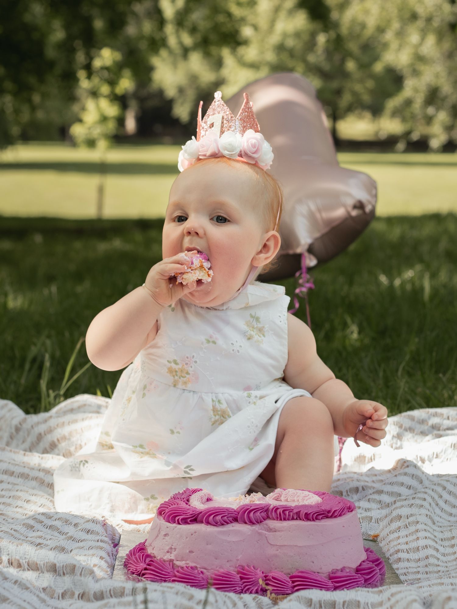 Celebrating little ones first birthday with a cake smash