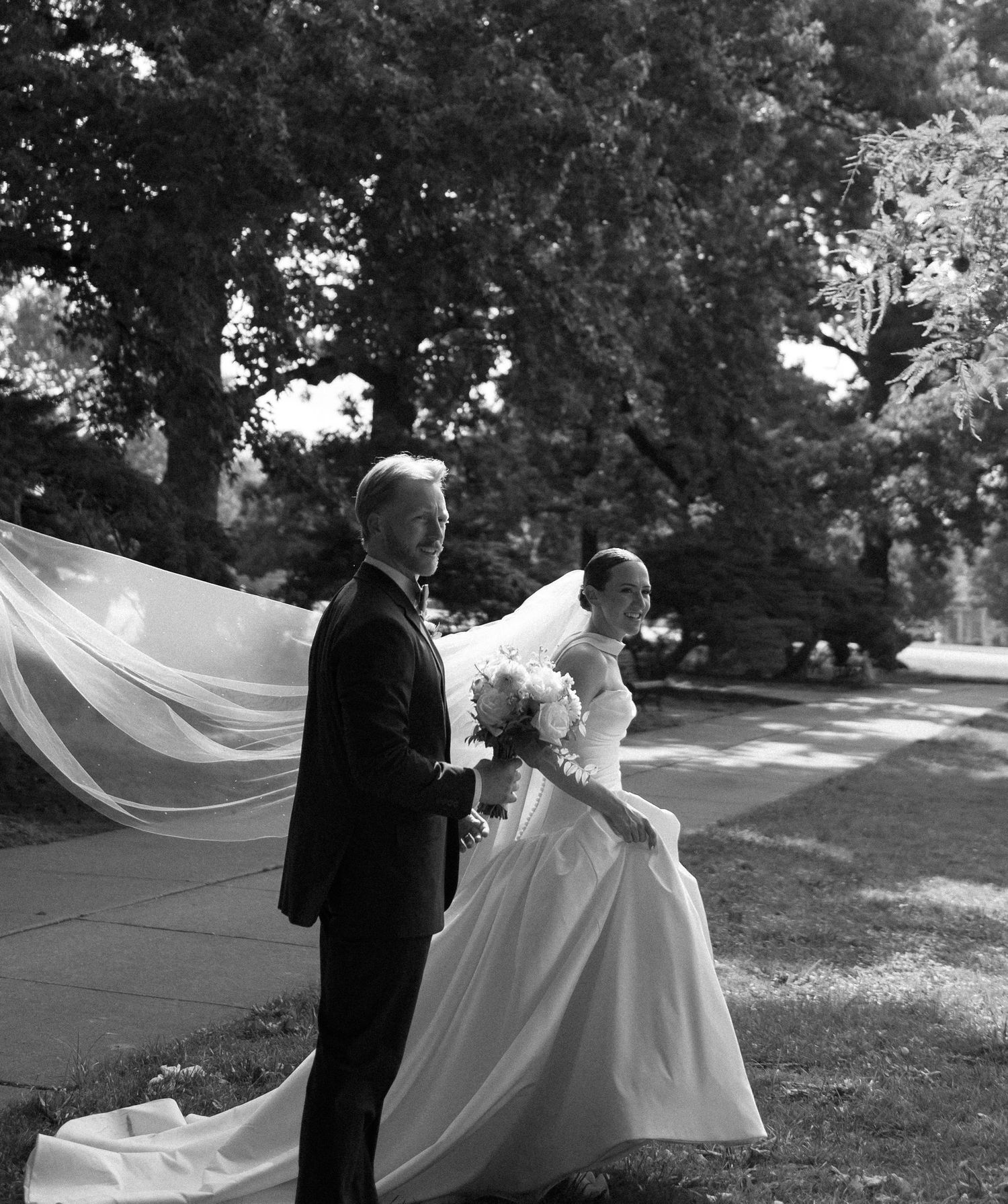 St. Louis wedding photography bride and groom
romantic St. Louis wedding photographer
St. Louis Missouri wedding photographer bride portrait