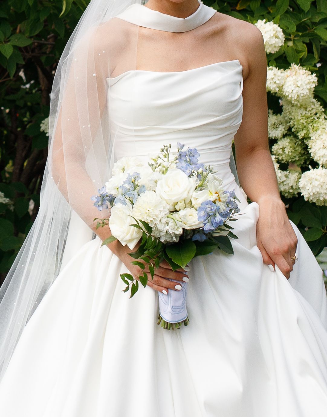 St. Louis wedding photography bride and groom
romantic St. Louis wedding photographer
St. Louis Missouri wedding photographer bride portrait
