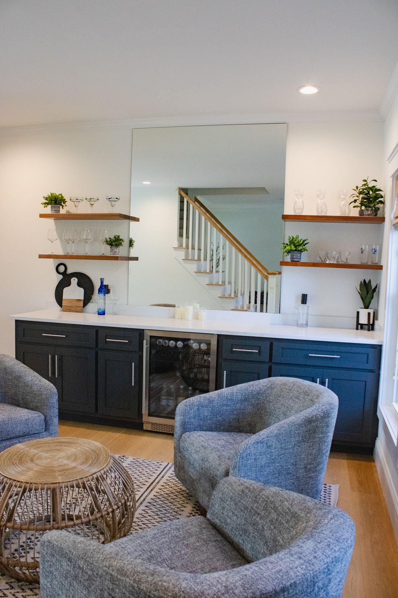 Bar for real estate listing