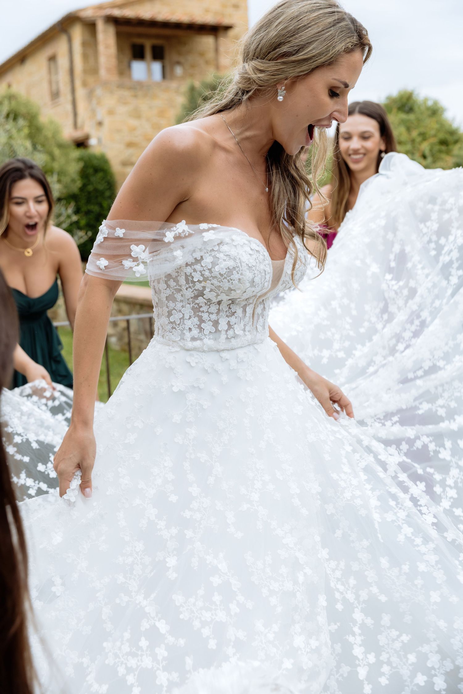 Tuscany wedding photographer in Montalcino at Capanna Suits Hotel
