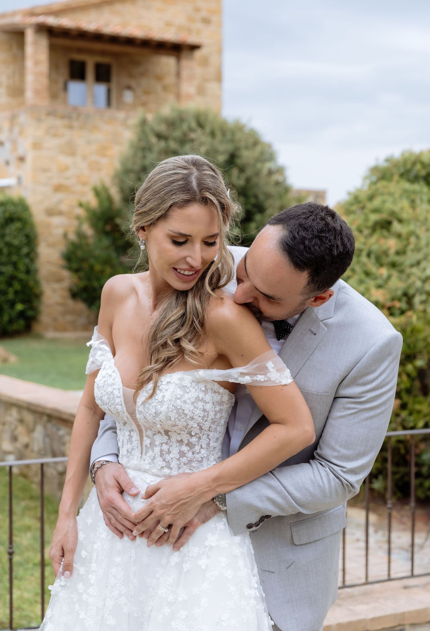 Tuscany wedding photographer in Montalcino at Capanna Suits Hotel