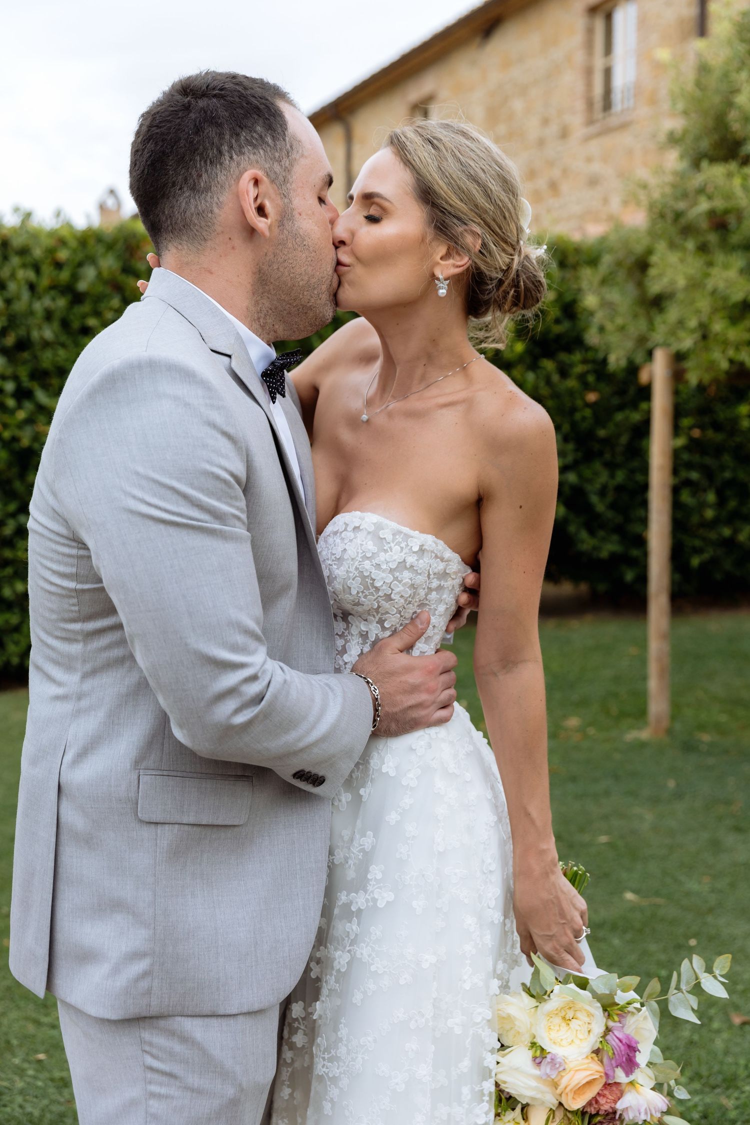 Tuscany wedding photographer in Montalcino at Capanna Suits Hotel