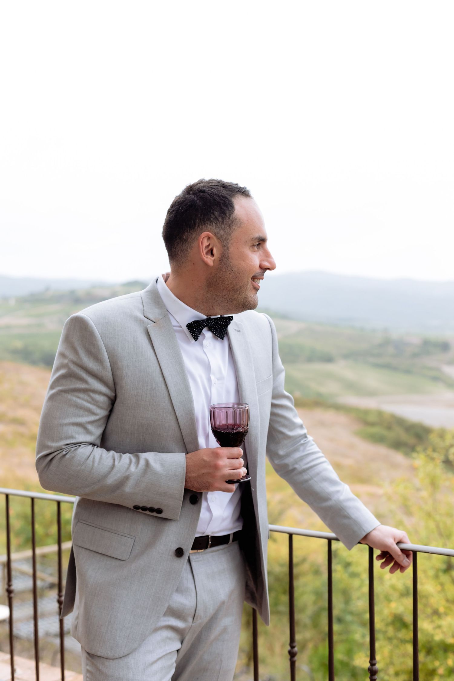 Tuscany wedding photographer in Montalcino at Capanna Suits Hotel