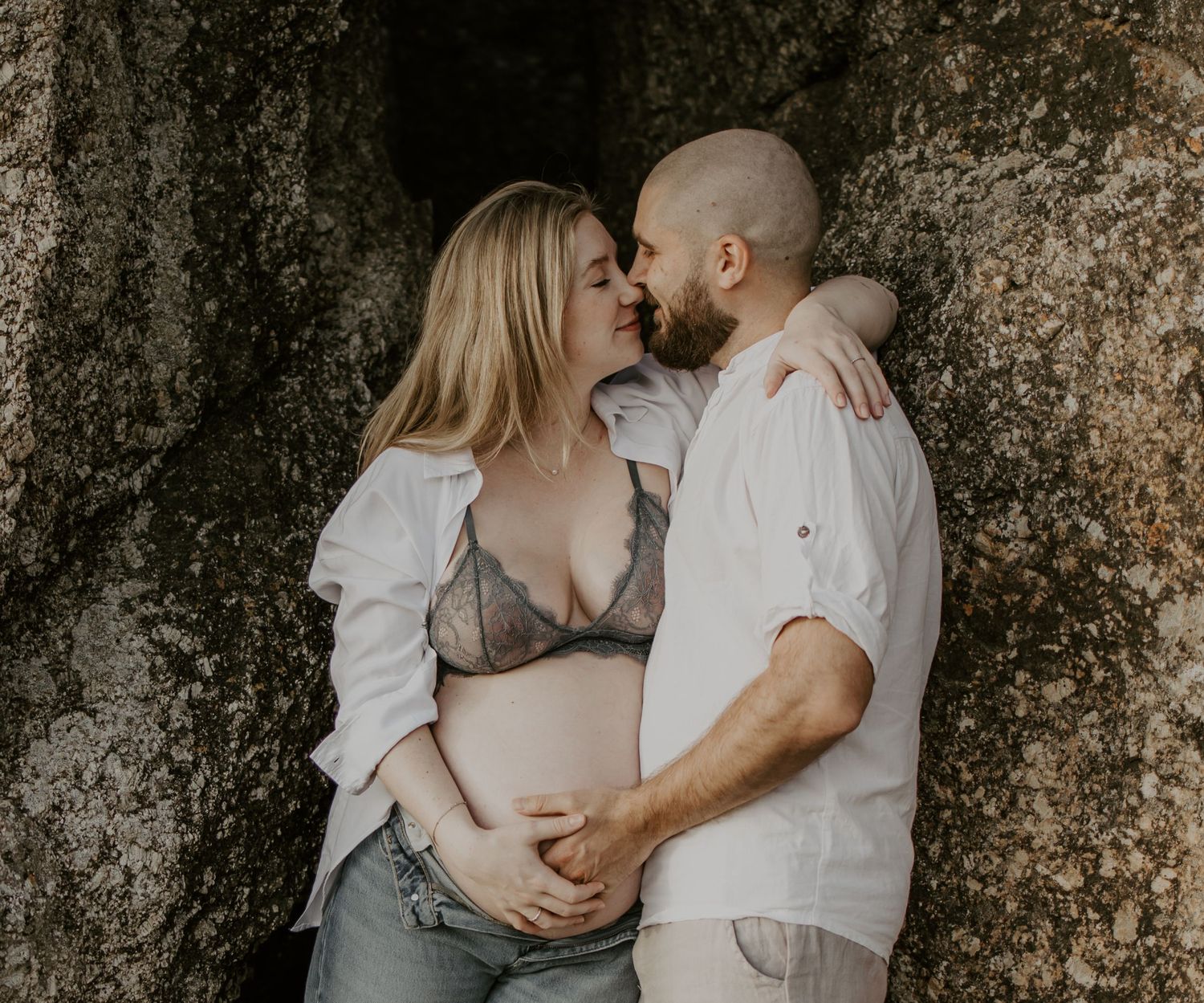 The beginning of everything
Connection-driven maternity photography