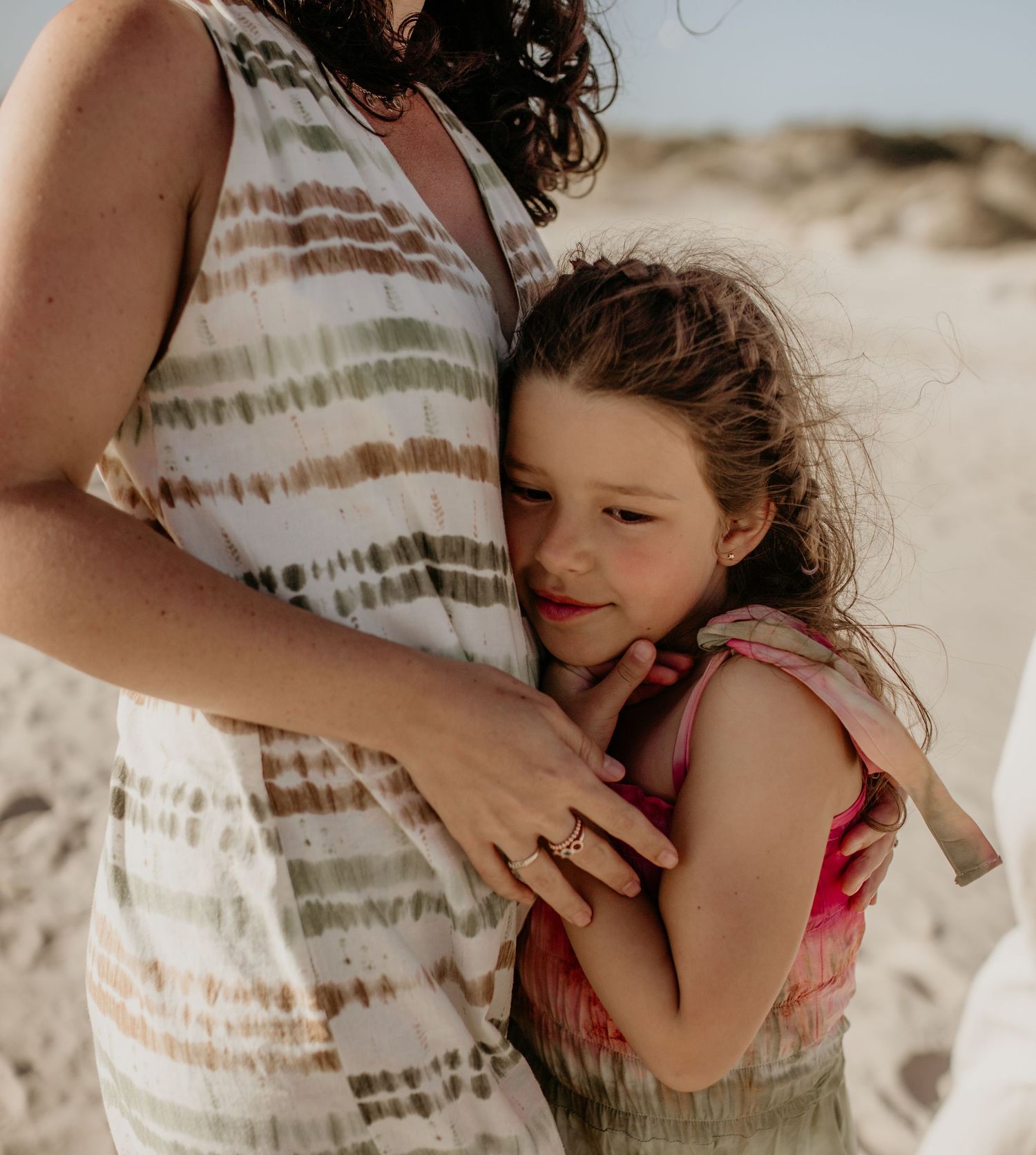 Family photos that capture your everyday magic

Warm, earthy family photography style

Family portraits with a timeless, neutral aesthetic