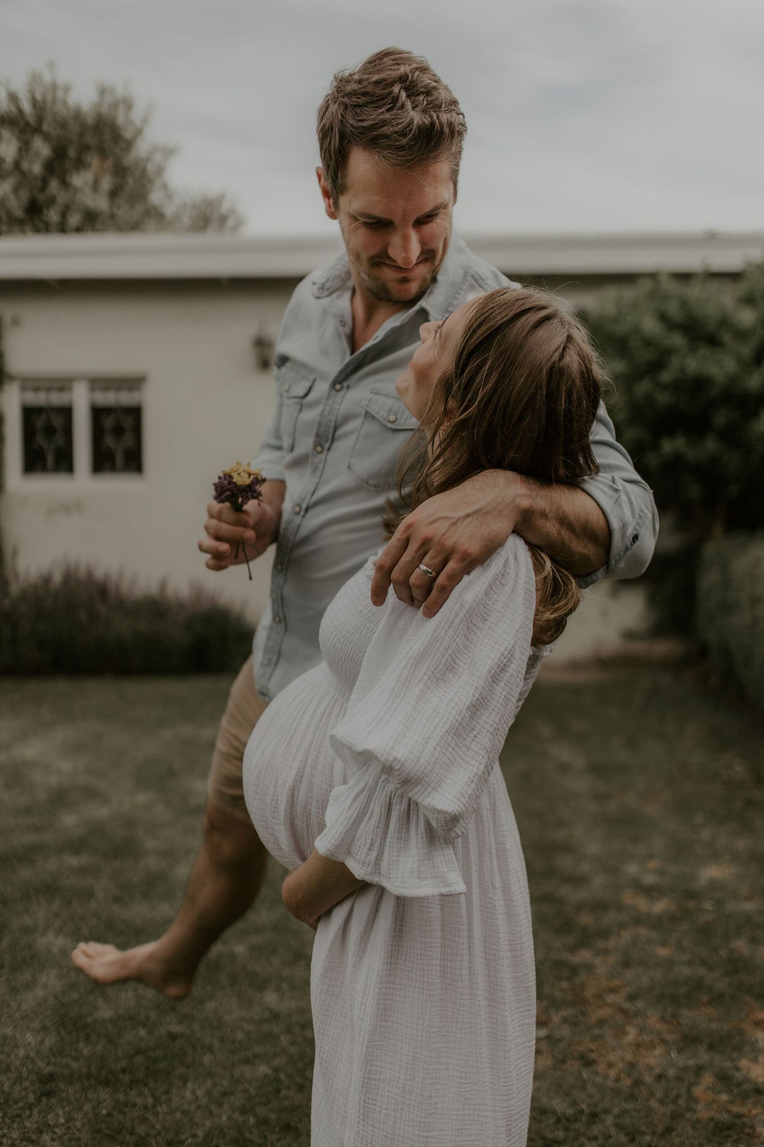 Lifestyle maternity photography in Cape Town homes