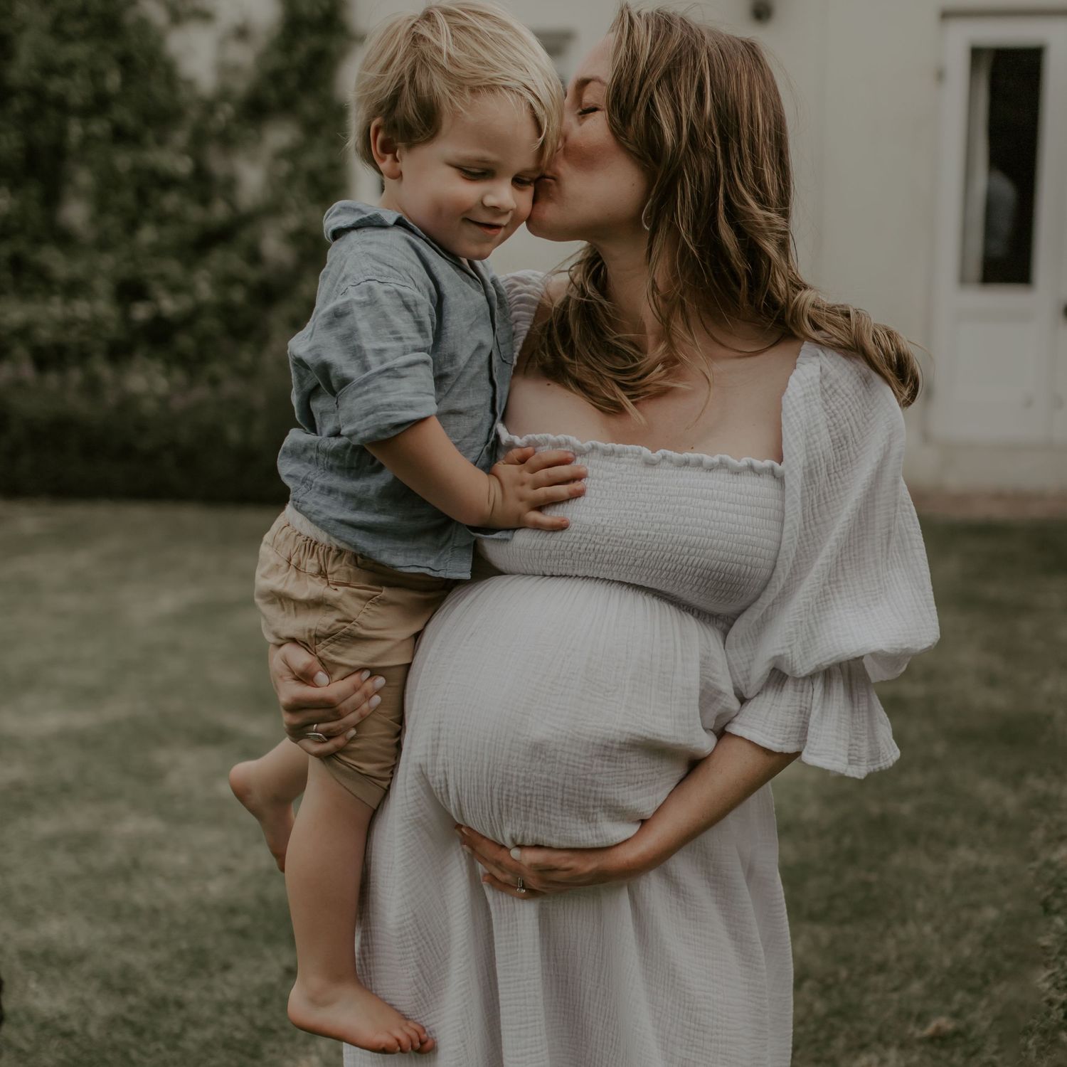 Lifestyle maternity photography in Cape Town homes
