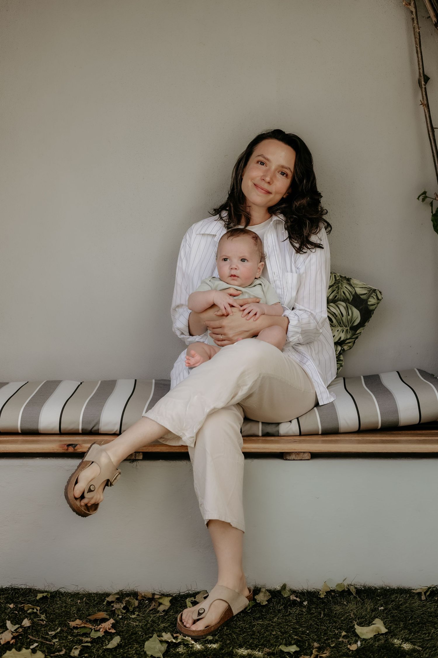 Family photography in calm, natural Cape Town spaces.
Family photographer Somerset West