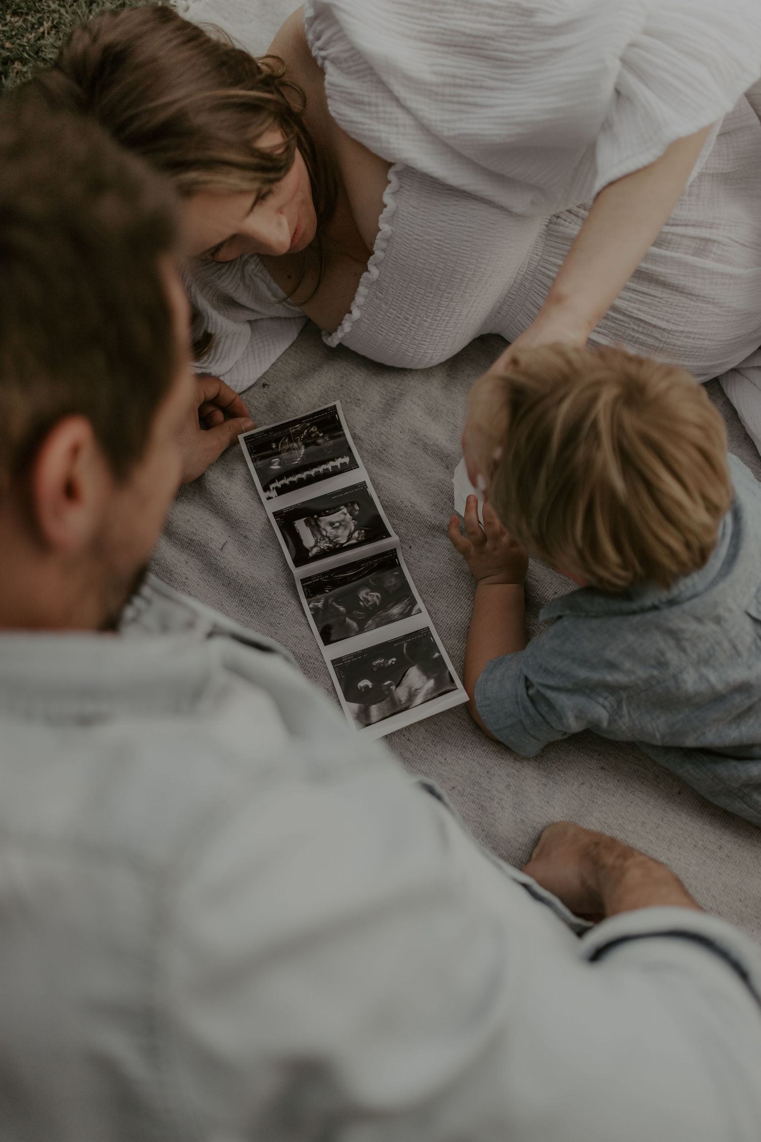 Cape Town maternity photographer capturing natural and emotional pregnancy sessions.

Natural maternity photography in Cape Town