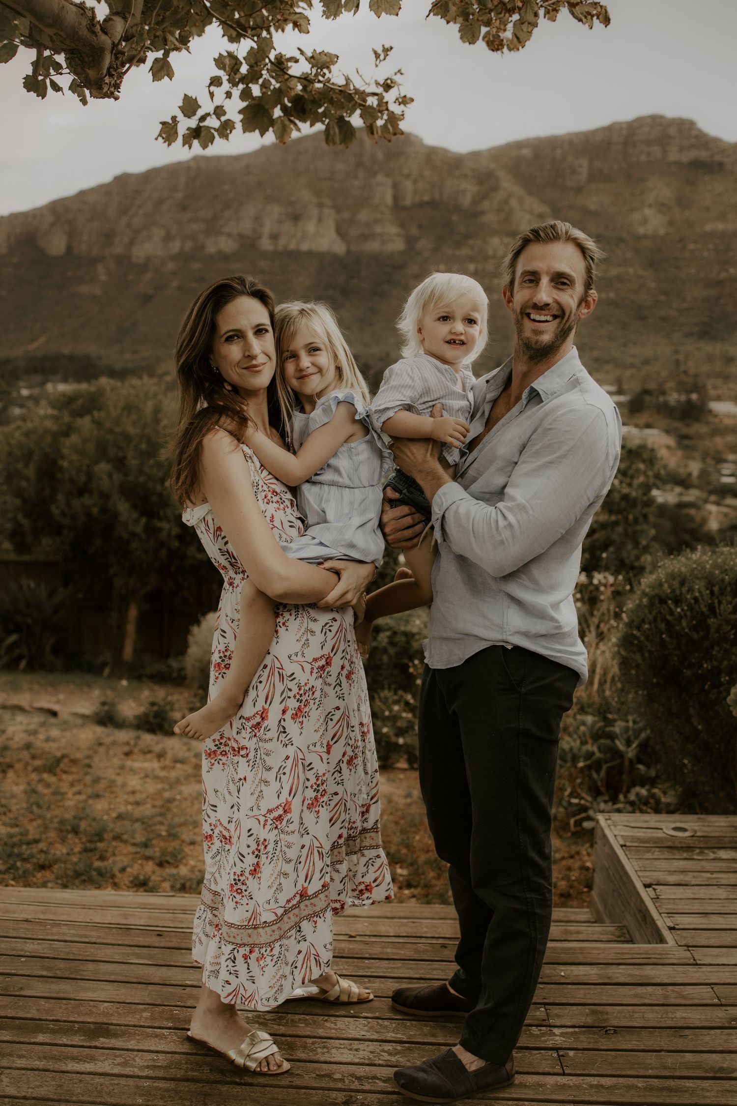 Family celebration photography in Cape Town.
Documenting meaningful family gatherings
