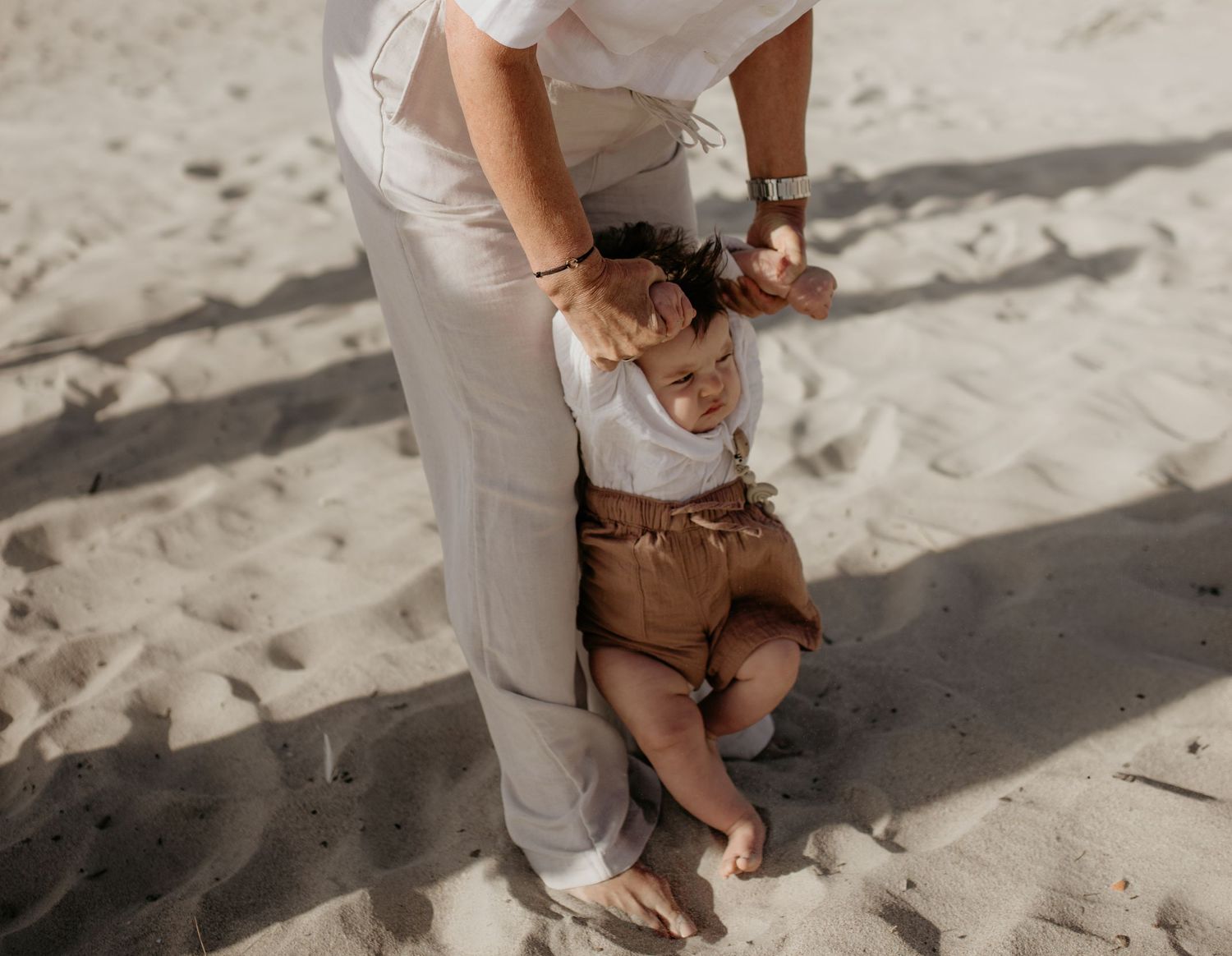 Family photos that capture your everyday magic

Warm, earthy family photography style

Family portraits with a timeless, neutral aesthetic